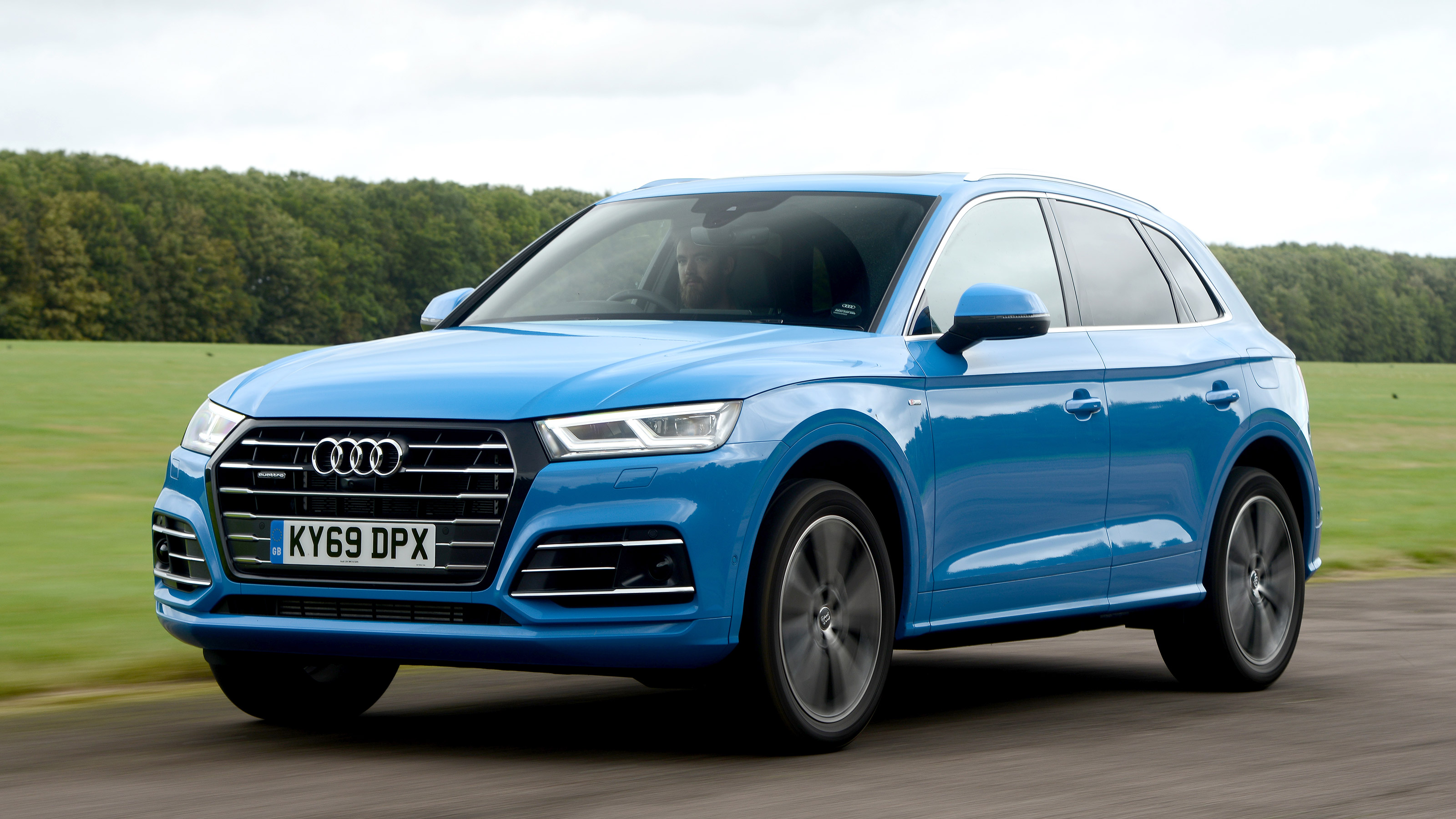 Used Audi Q5 Mk2 - front tracking