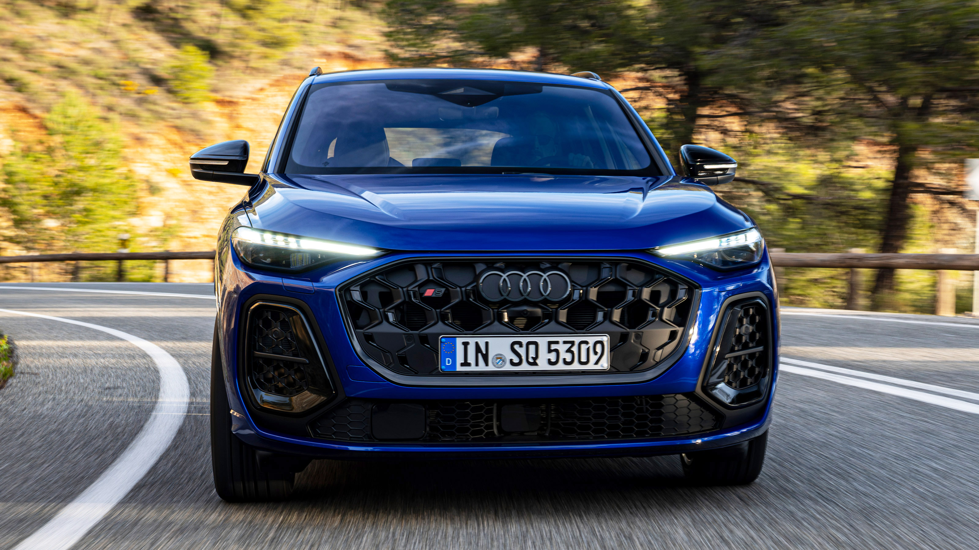 Audi SQ5 - full front
