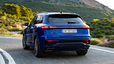 Audi SQ5 - rear cornering