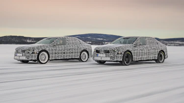 BMW 3 Series ‘Neue Klasse’ (camouflaged) - twin cars front action left