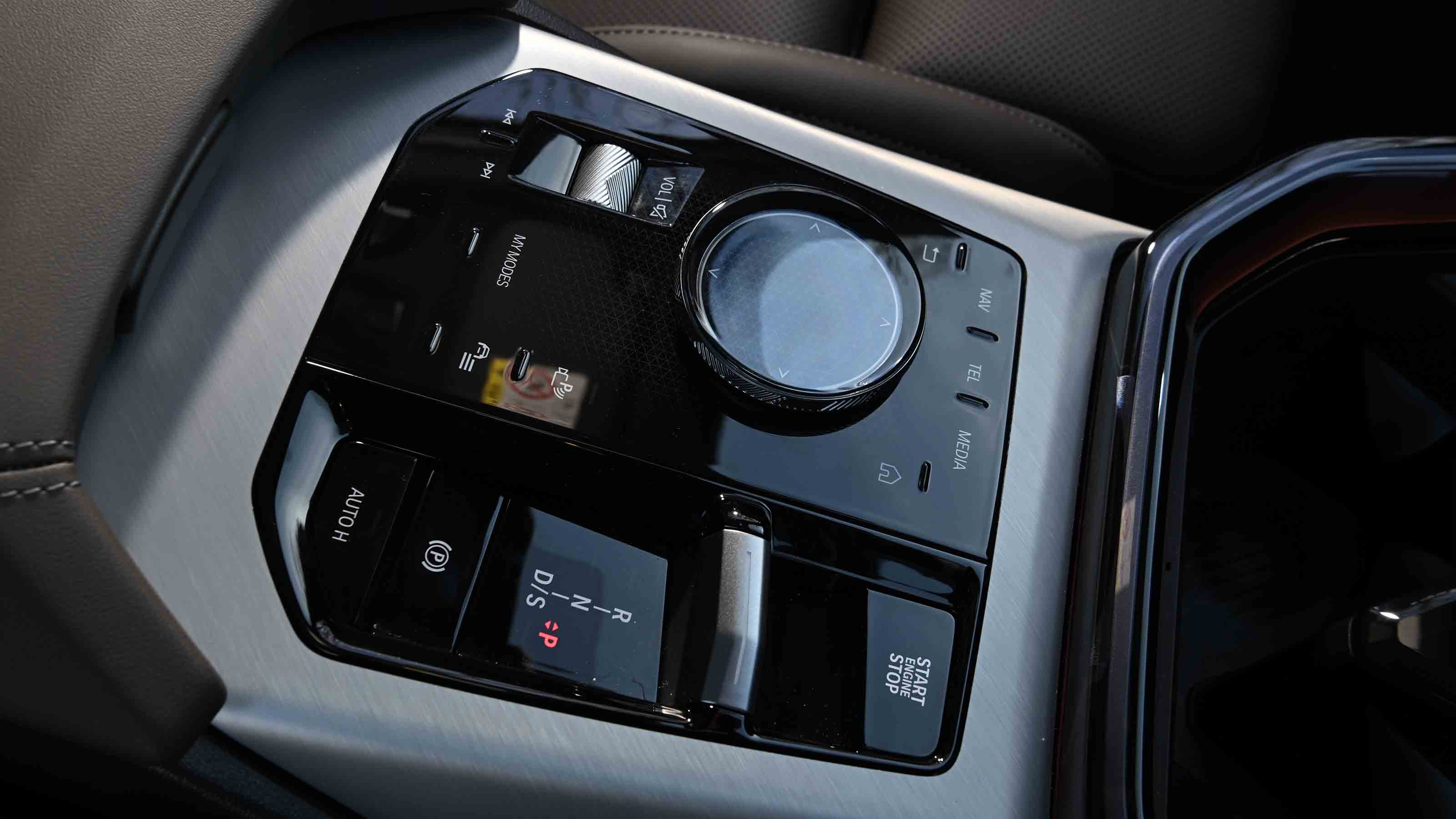 BMW X3 - iDrive on centre console