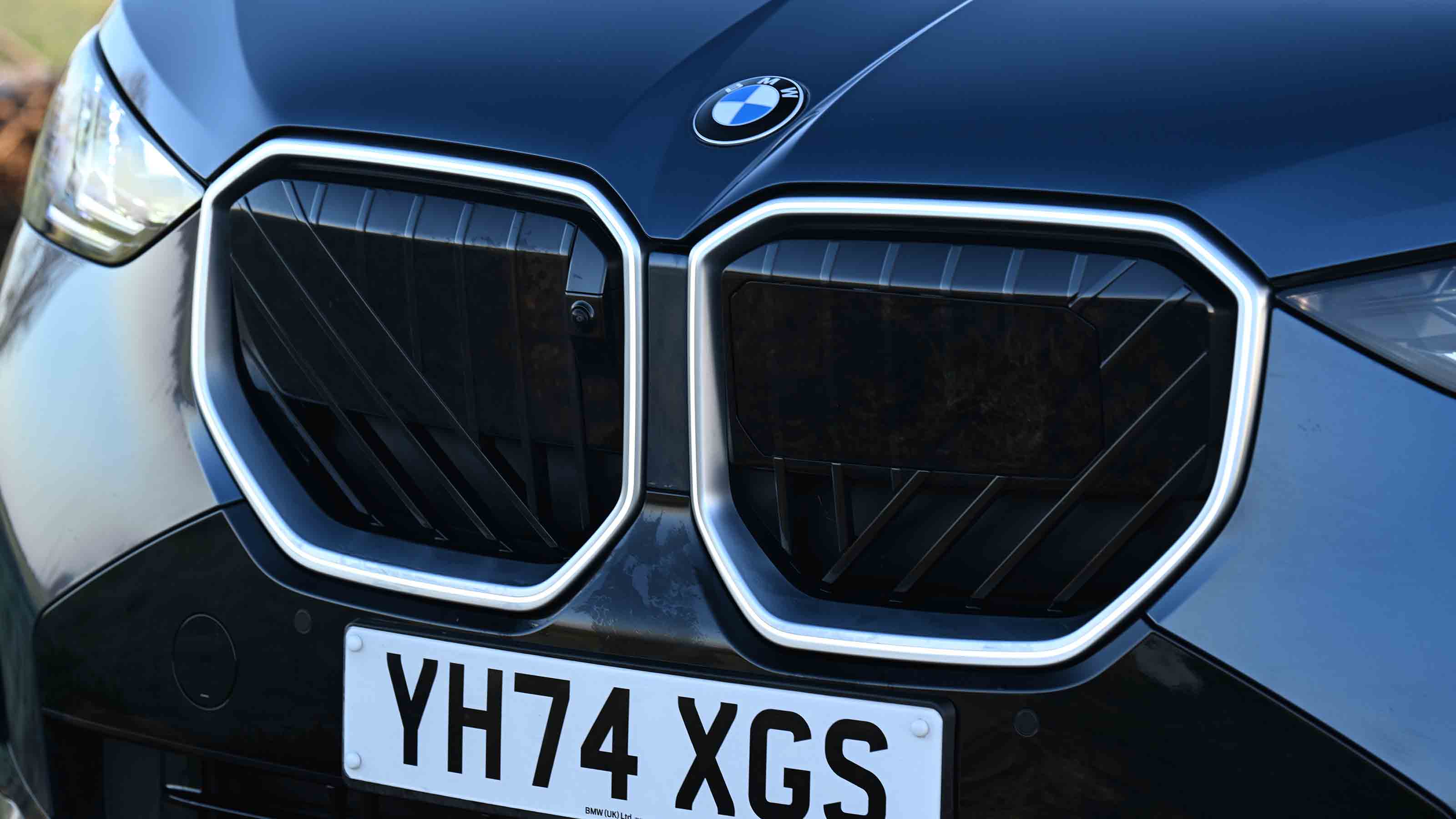 BMW X3 - grille