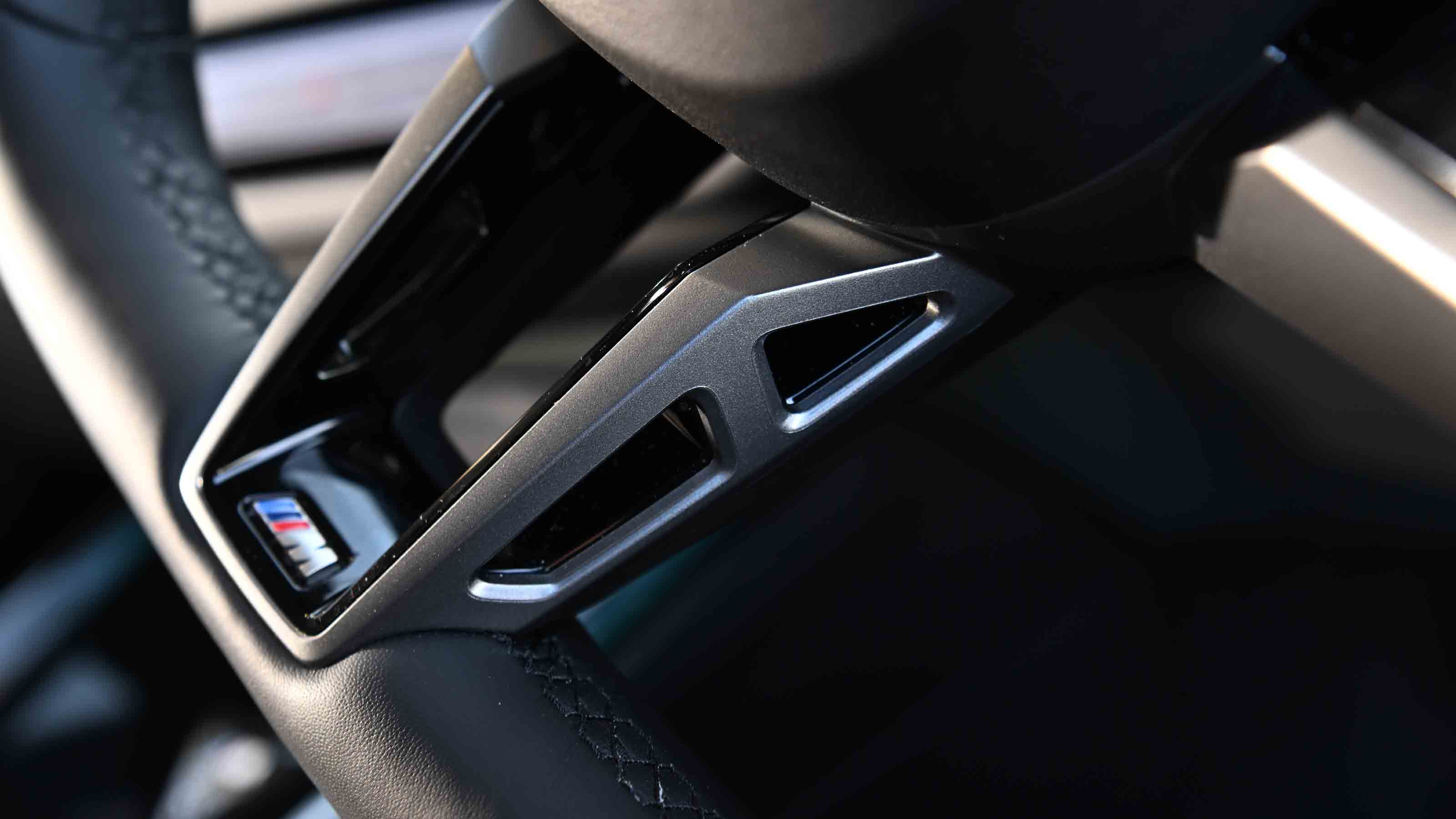 BMW X3 - steering wheel detail