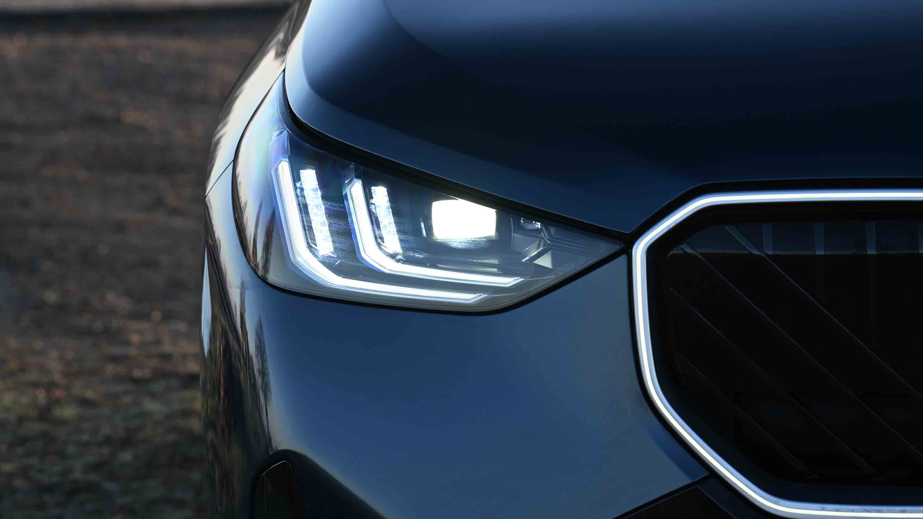 BMW X3 - head light