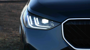 BMW X3 - head light