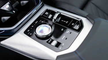 BMW X3 M50 - centre console
