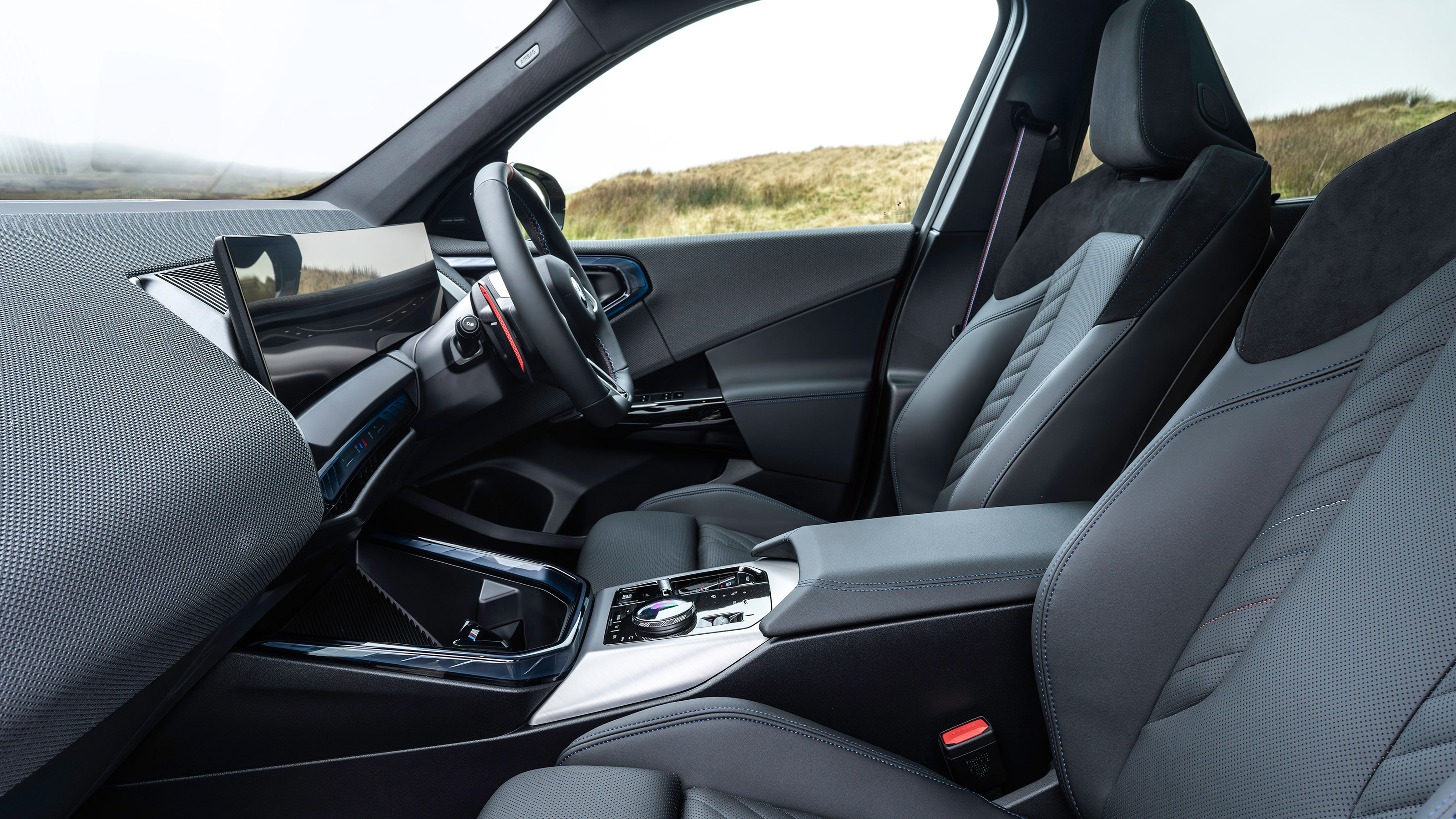 BMW X3 M50 - front seats