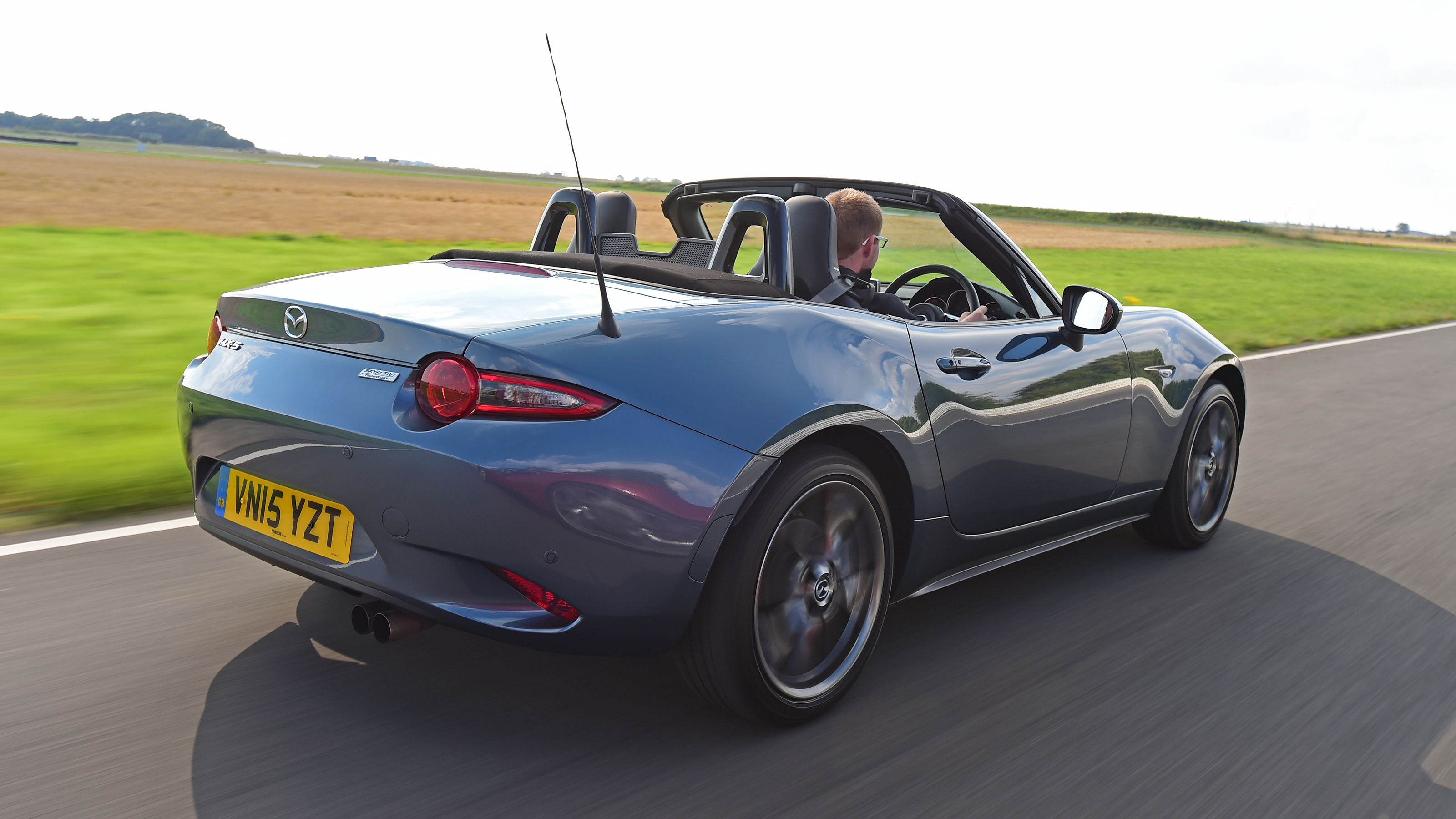 Mazda MX-5 - rear tracking