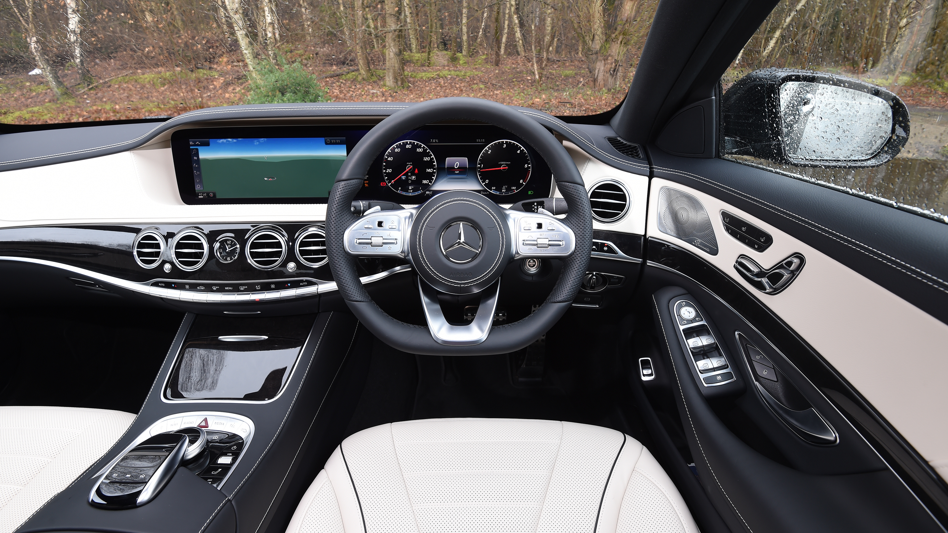Mercedes S-Class - dashboard