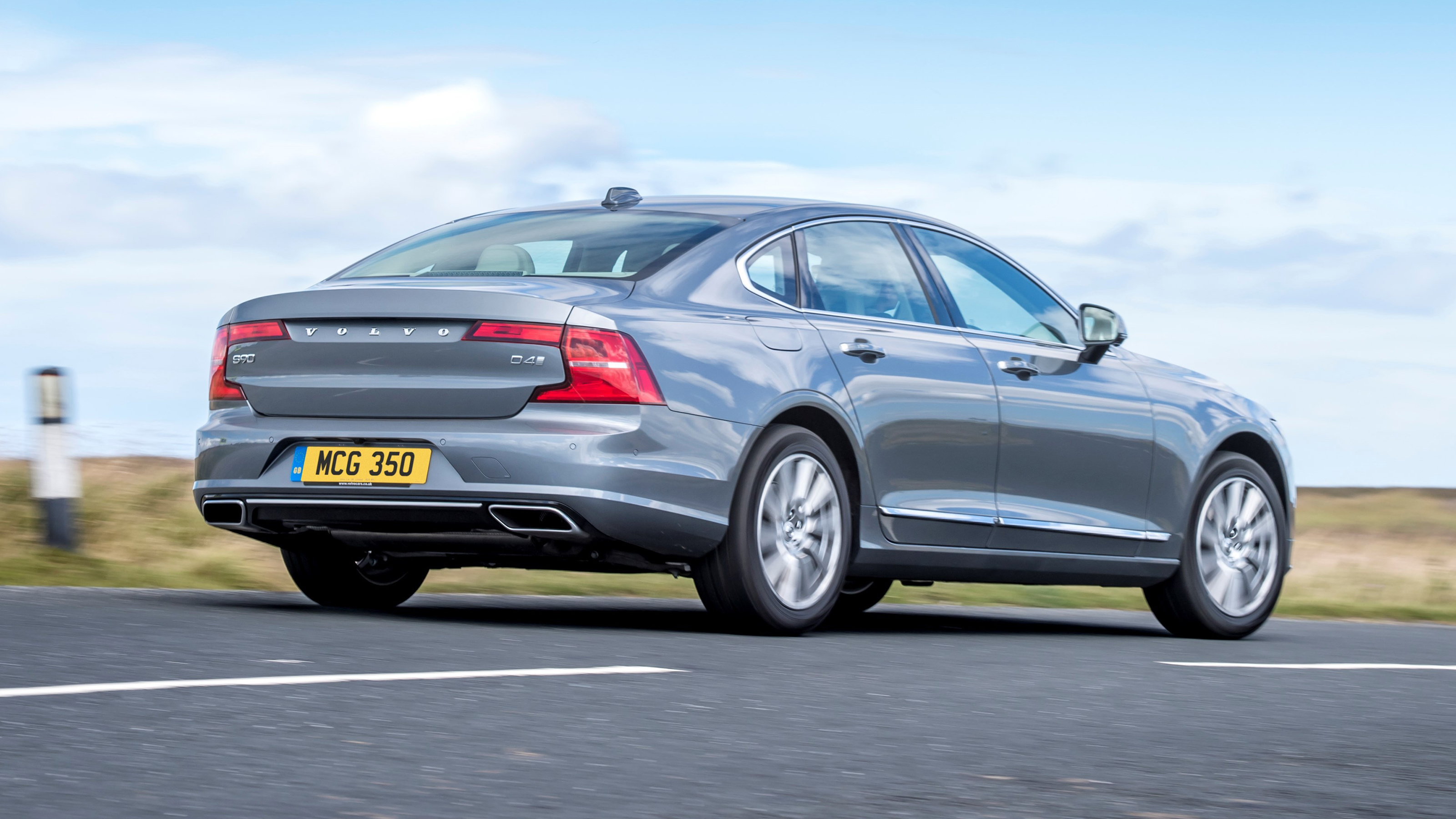 Volvo S90 - rear tracking
