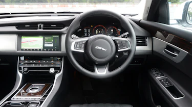 Jaguar XF - dashboard