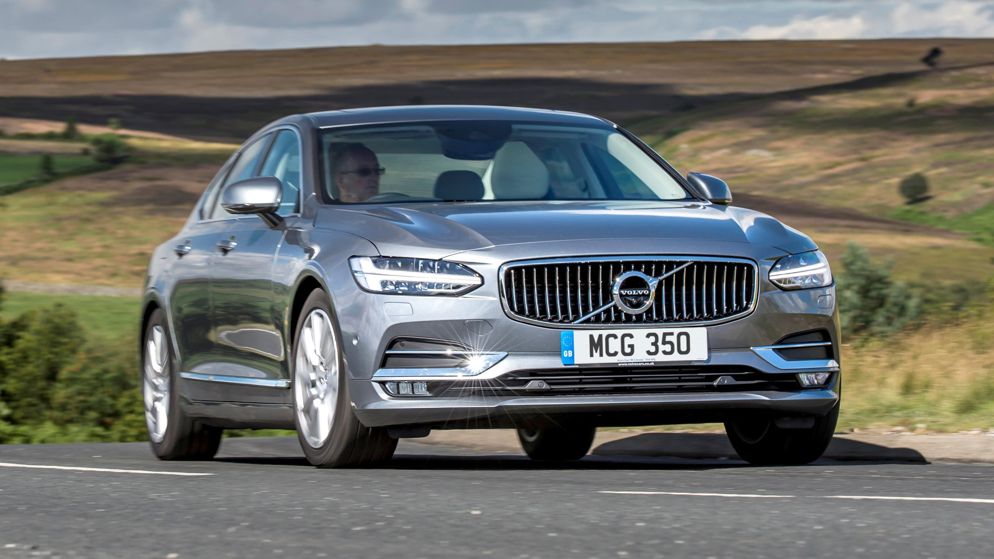 Volvo S90 - front tracking