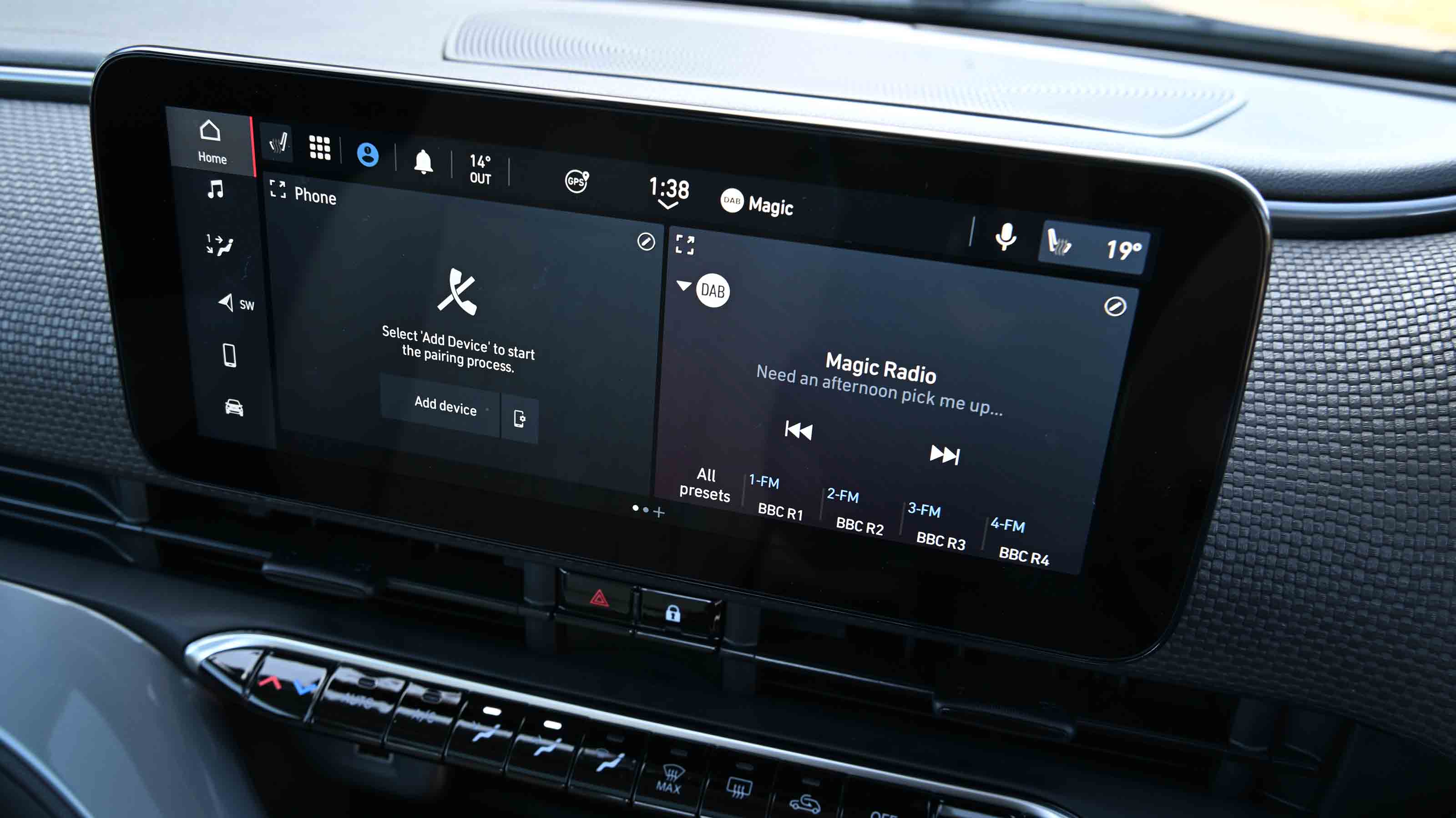 Fiat 500e - DAB radio screen