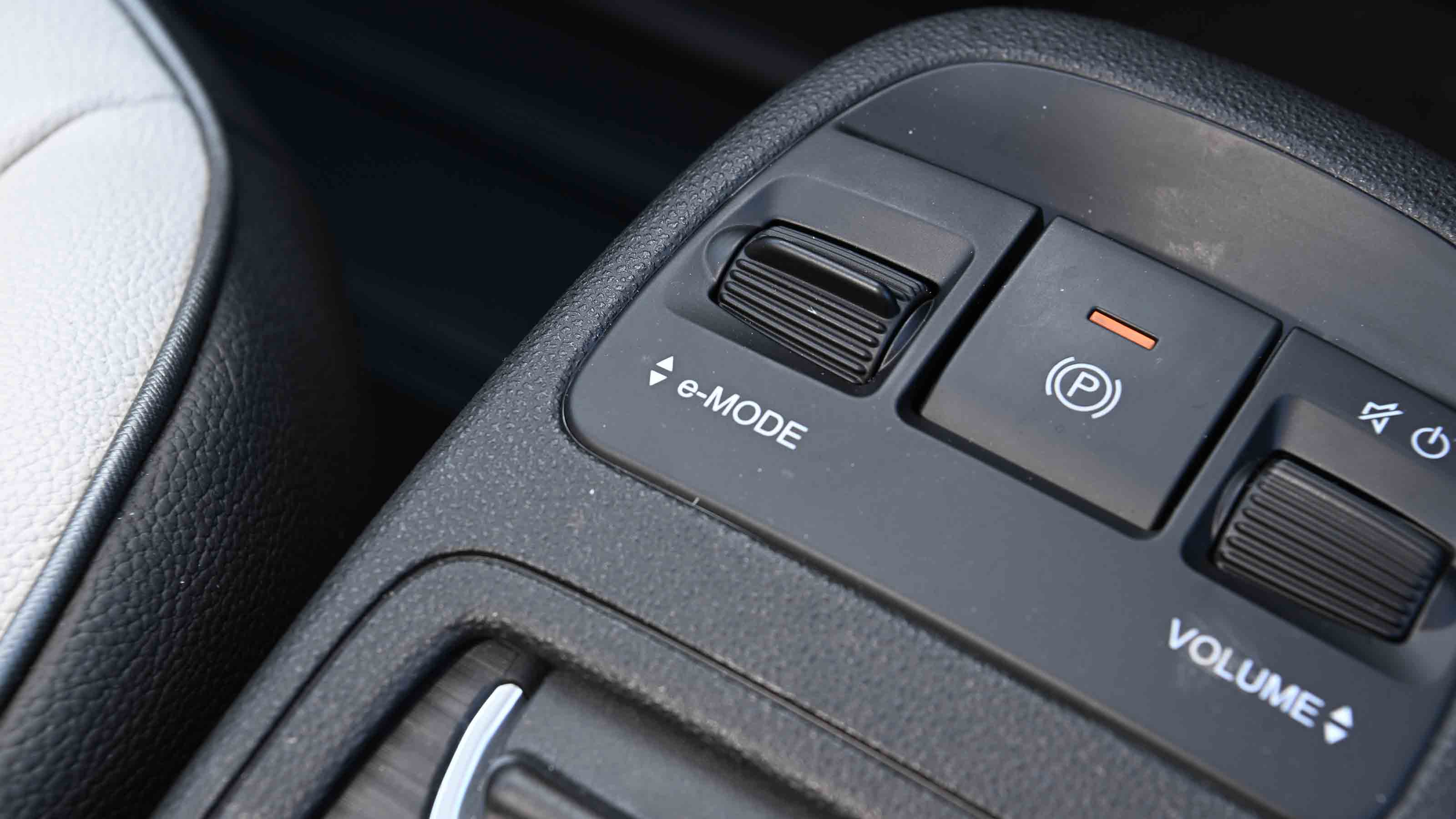 Fiat 500e - 'e-mode' drive mode switch