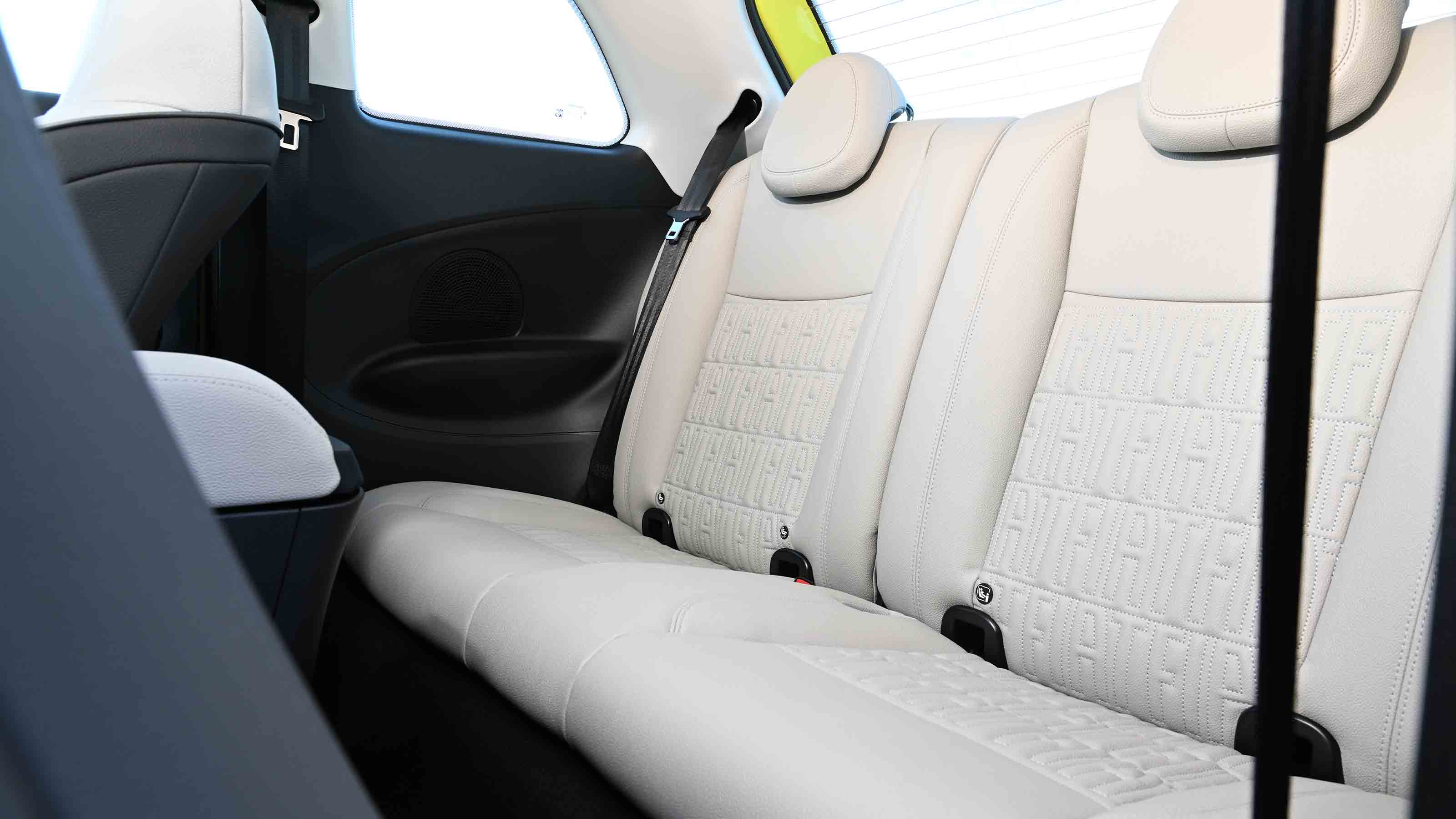 Fiat 500e - rear seats