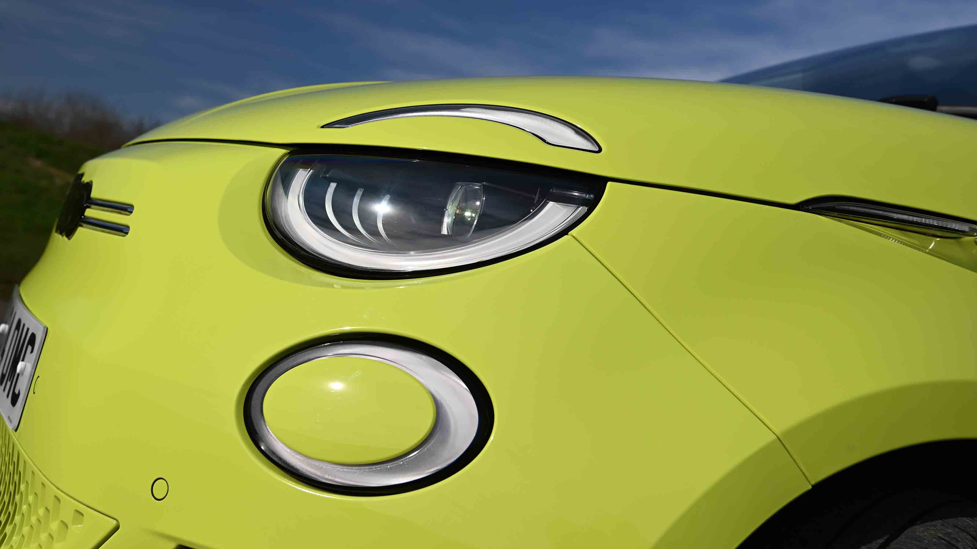 Fiat 500e - head light