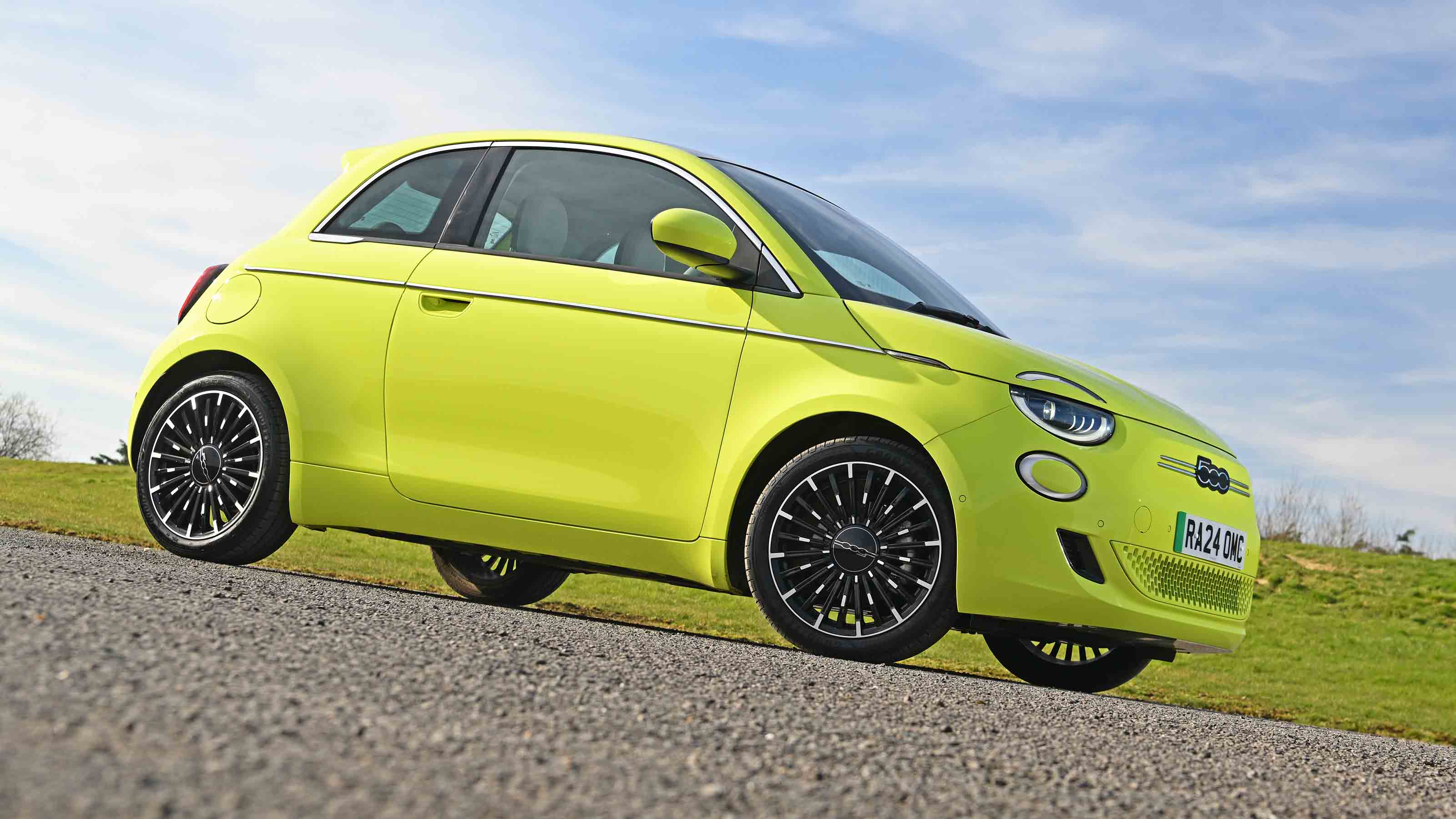Fiat 500e - front static