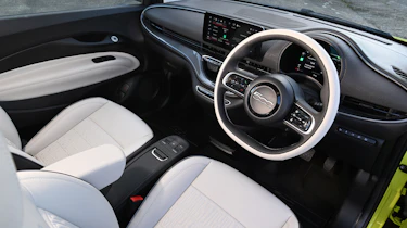 Fiat 500e - dash