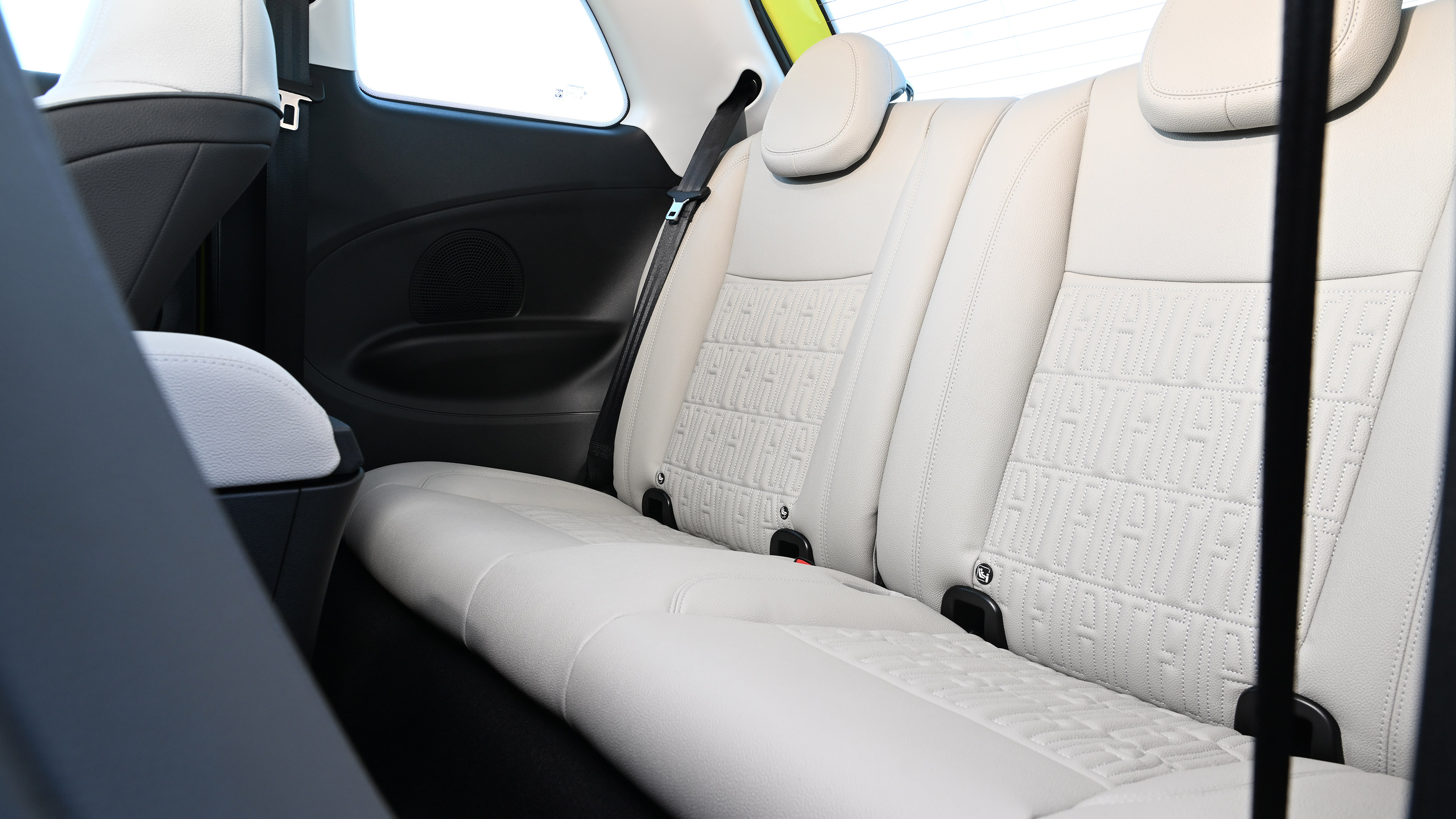 Fiat 500e - rear seats