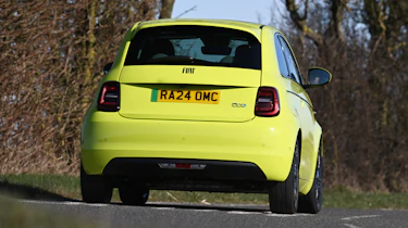 Fiat 500e - rear action