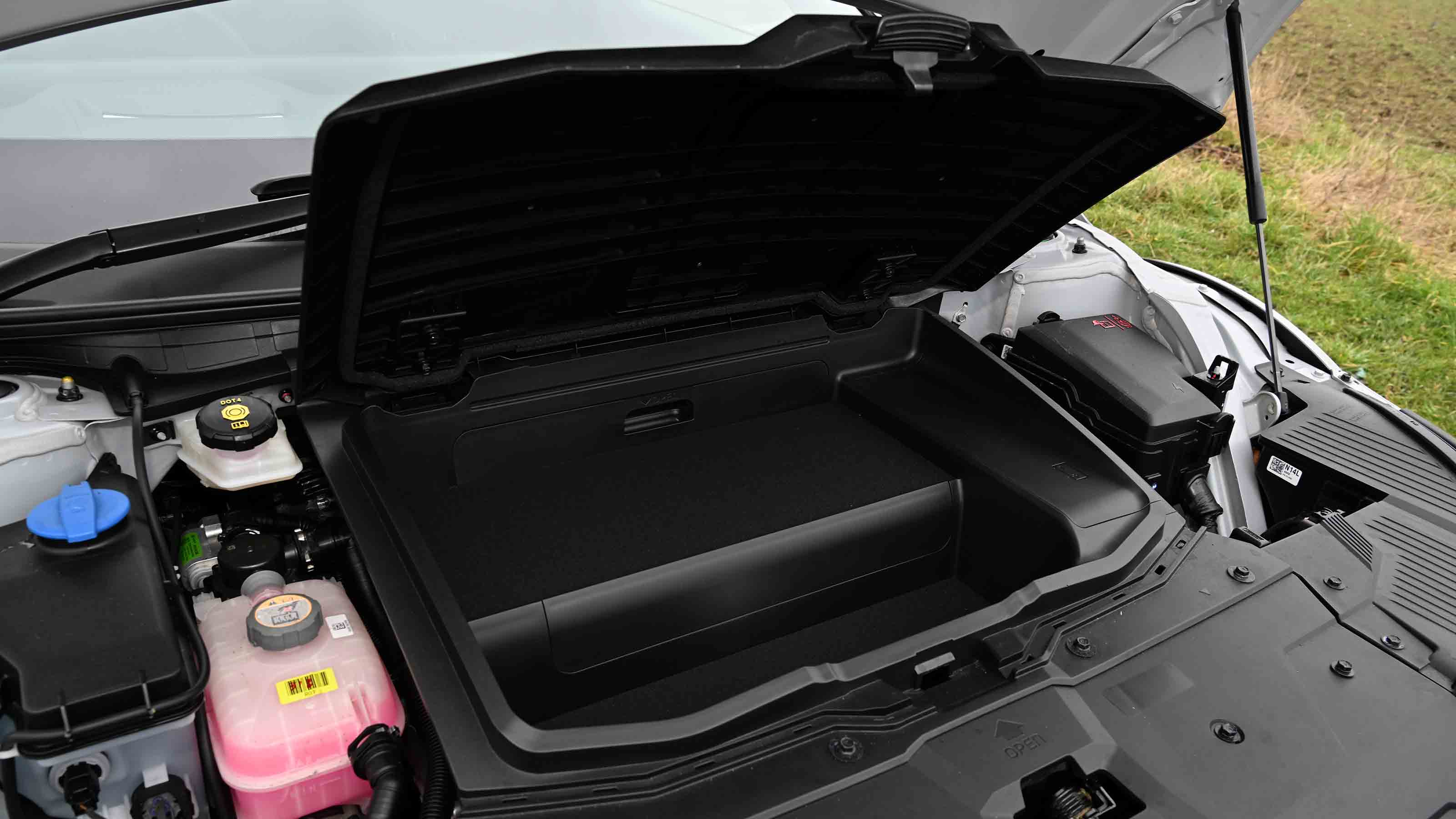 Hyundai Ioniq 5 - bonnet storage, open