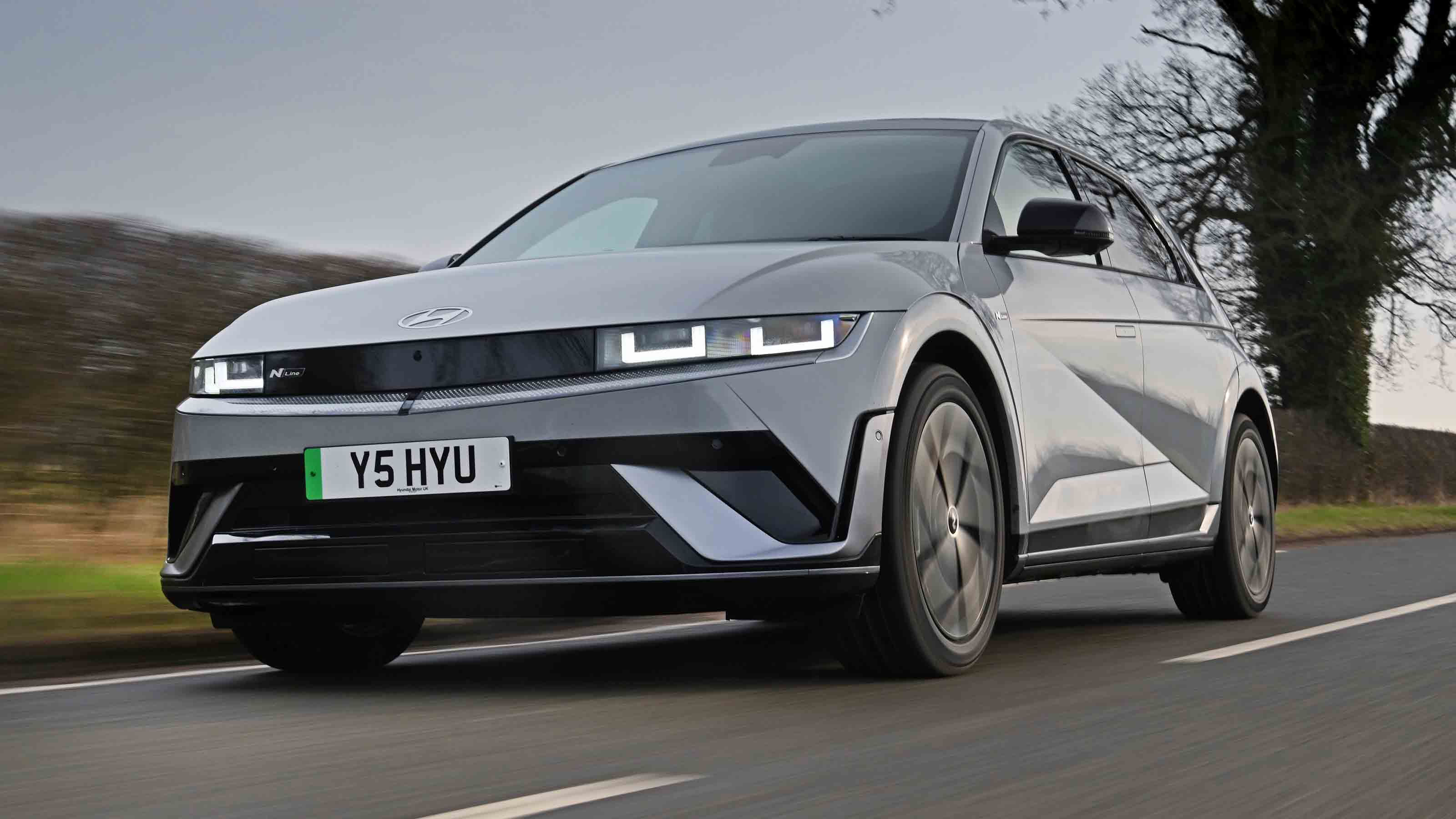 Hyundai Ioniq 5 - front tracking, opposite side of the road 