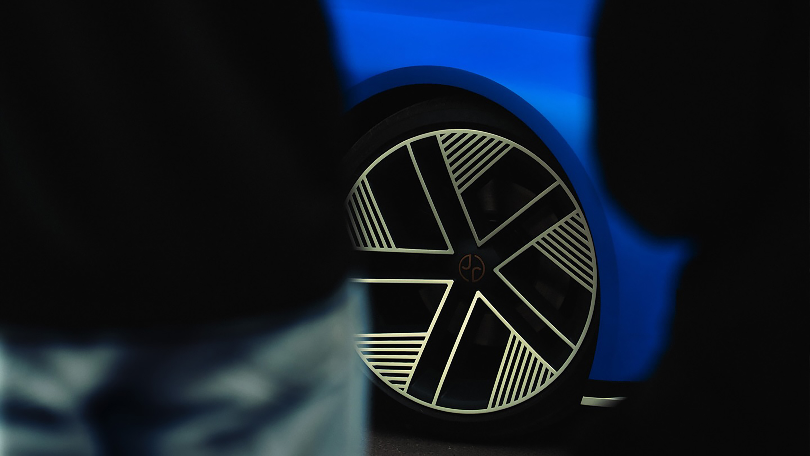 Jaguar Type 00 in blue - wheel