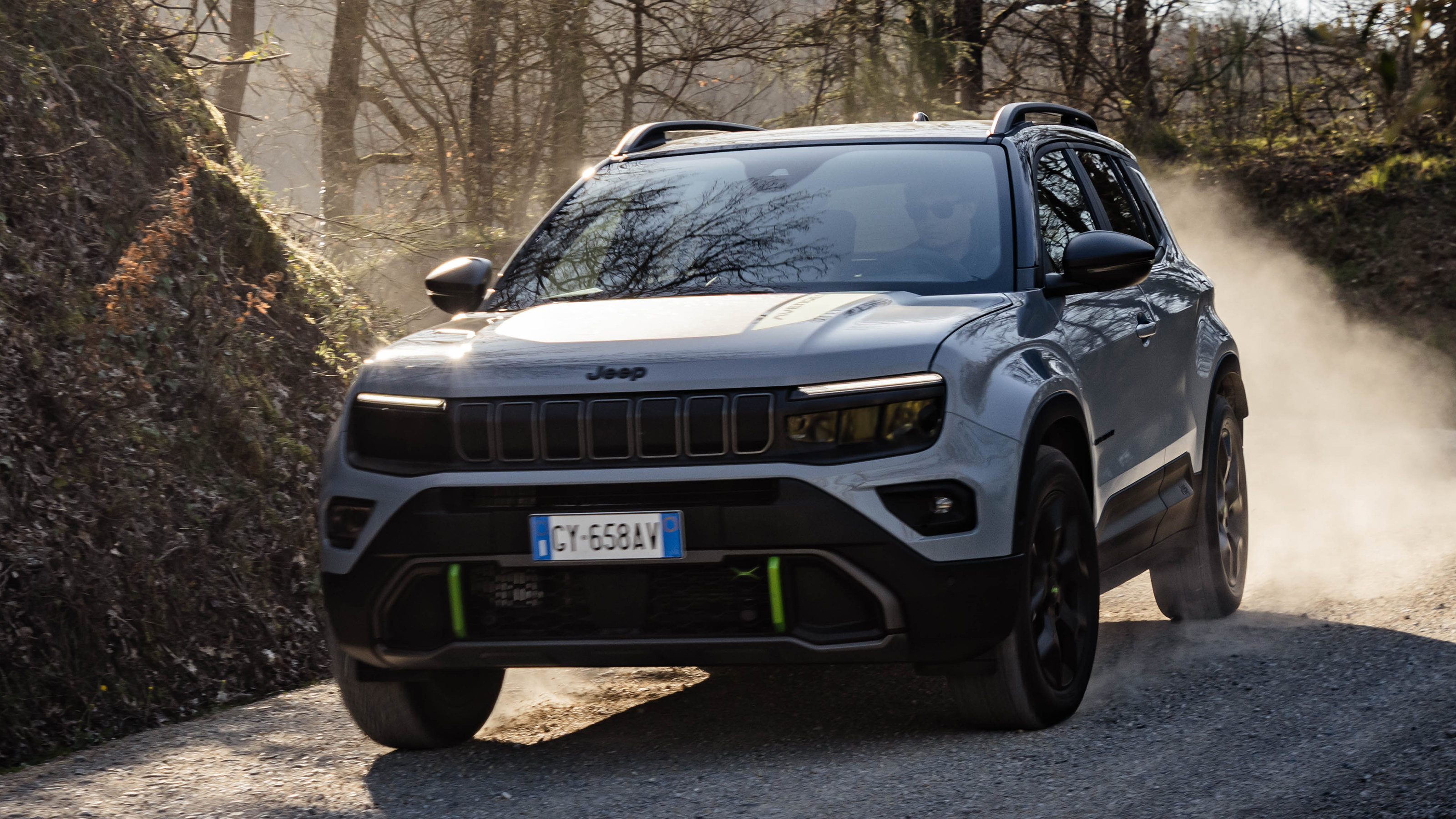 Jeep Avenger 4xe - front cornering 