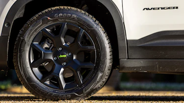 Jeep Avenger 4xe - alloys