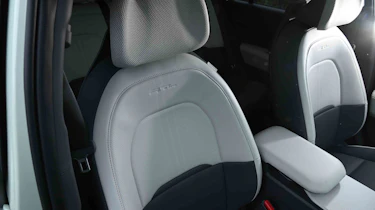 Kia EV3 - front seats