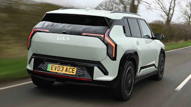 Kia EV3 - rear tracking