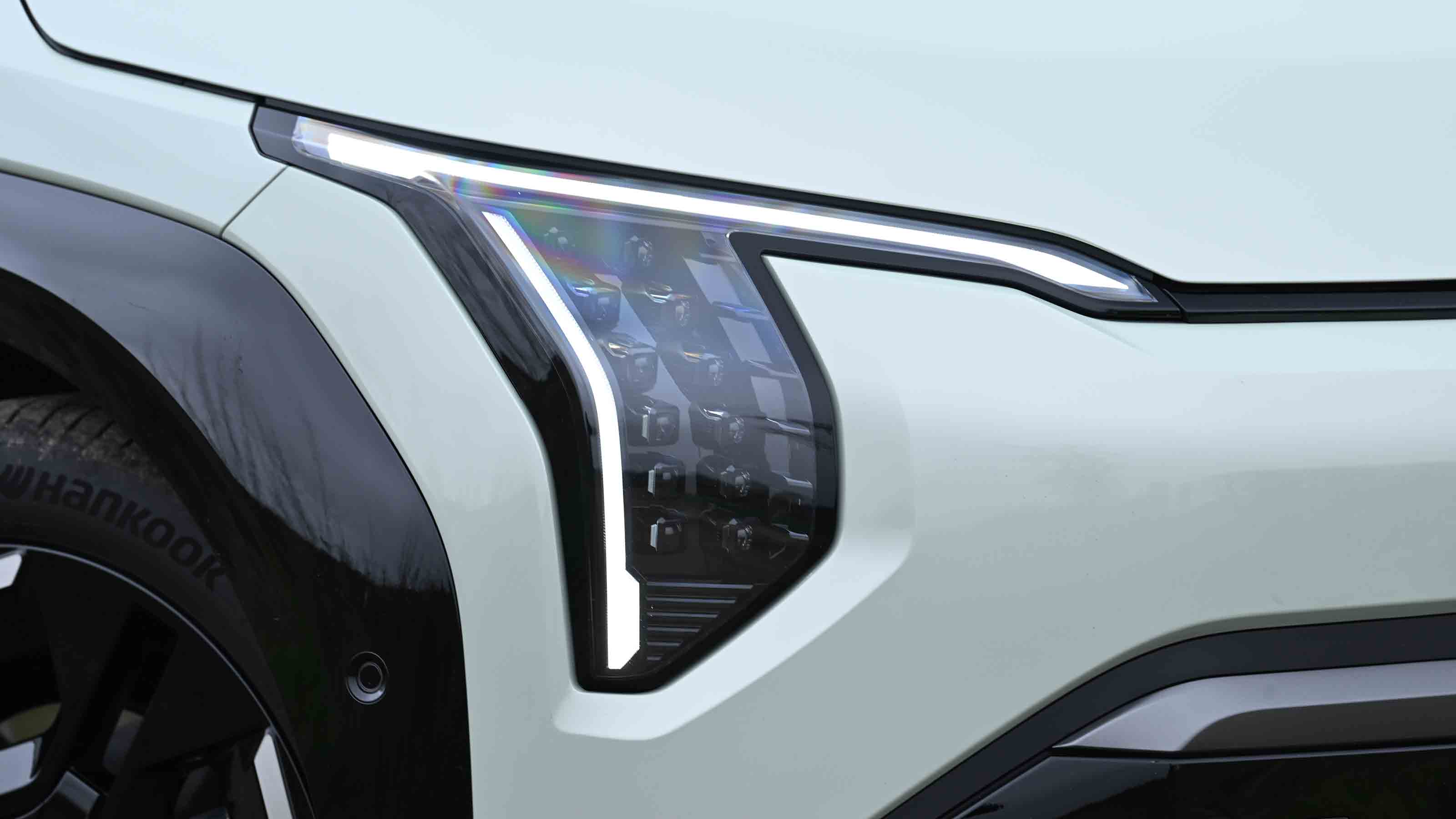 Kia EV3 - head light detail