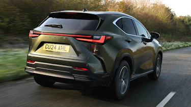 Lexus NX - rear corner tracking