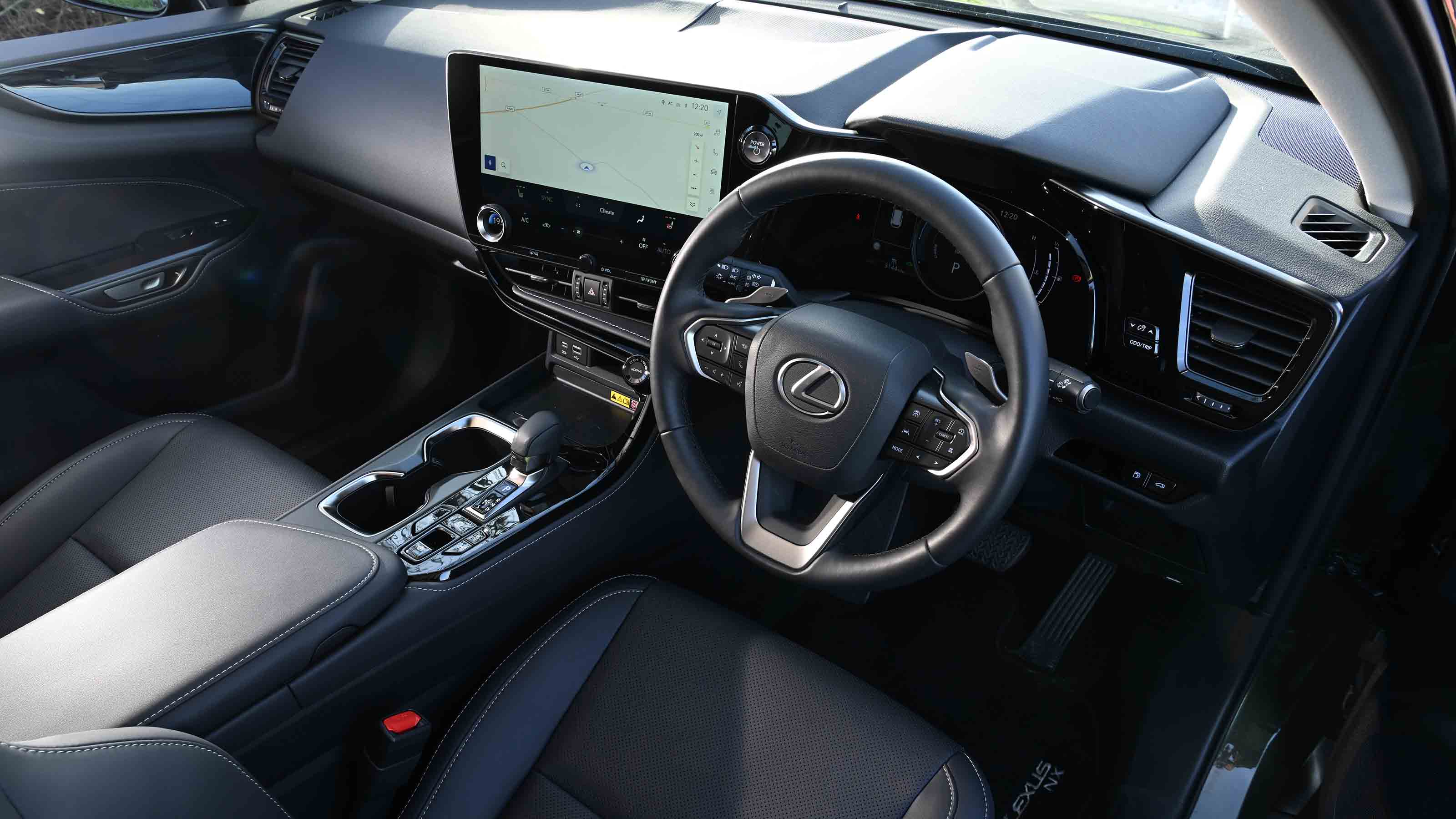 Lexus NX - dashboard