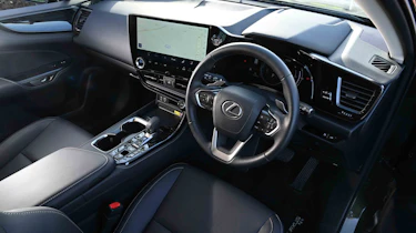 Lexus NX - dashboard