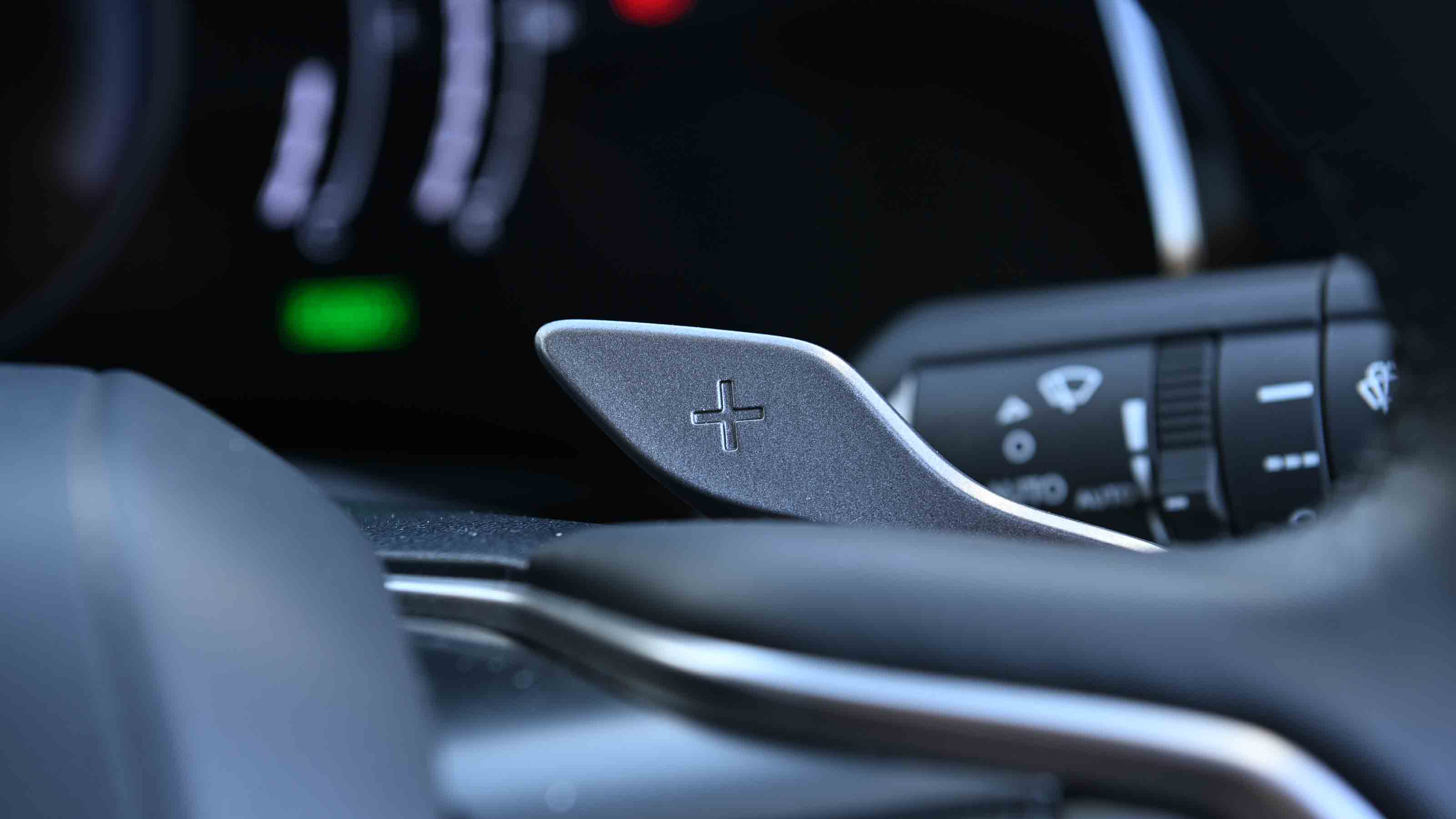 Lexus NX - gear shift paddle 