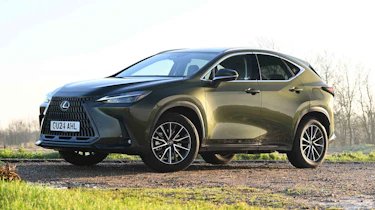 Lexus NX - front cornering