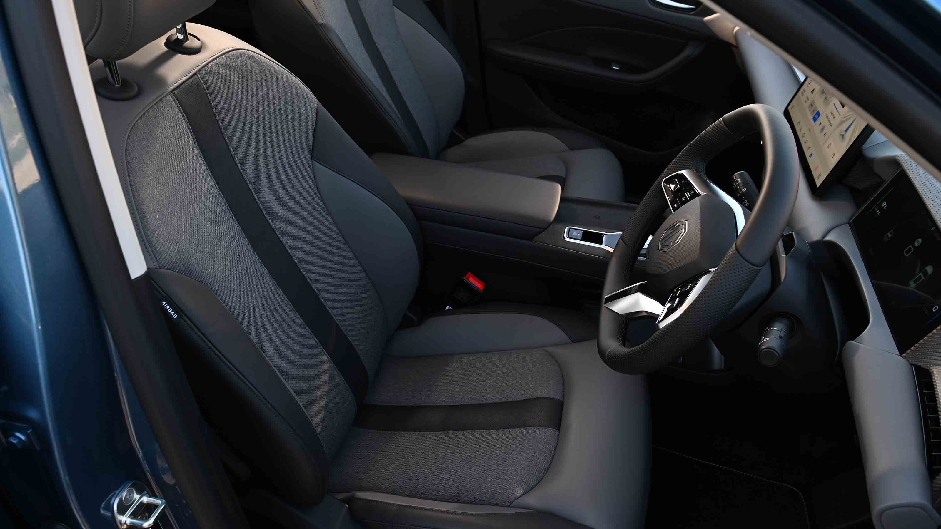 MGS5 EV - driver's seat