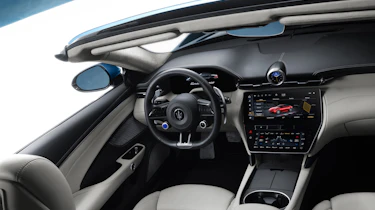 Maserati GranCabrio - dashboard