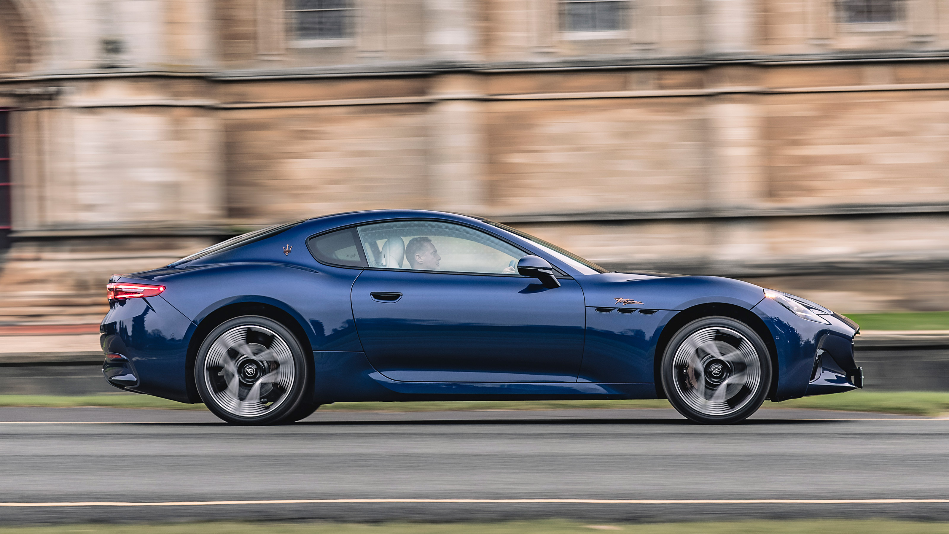 Maserati GranTurismo Folgore - side