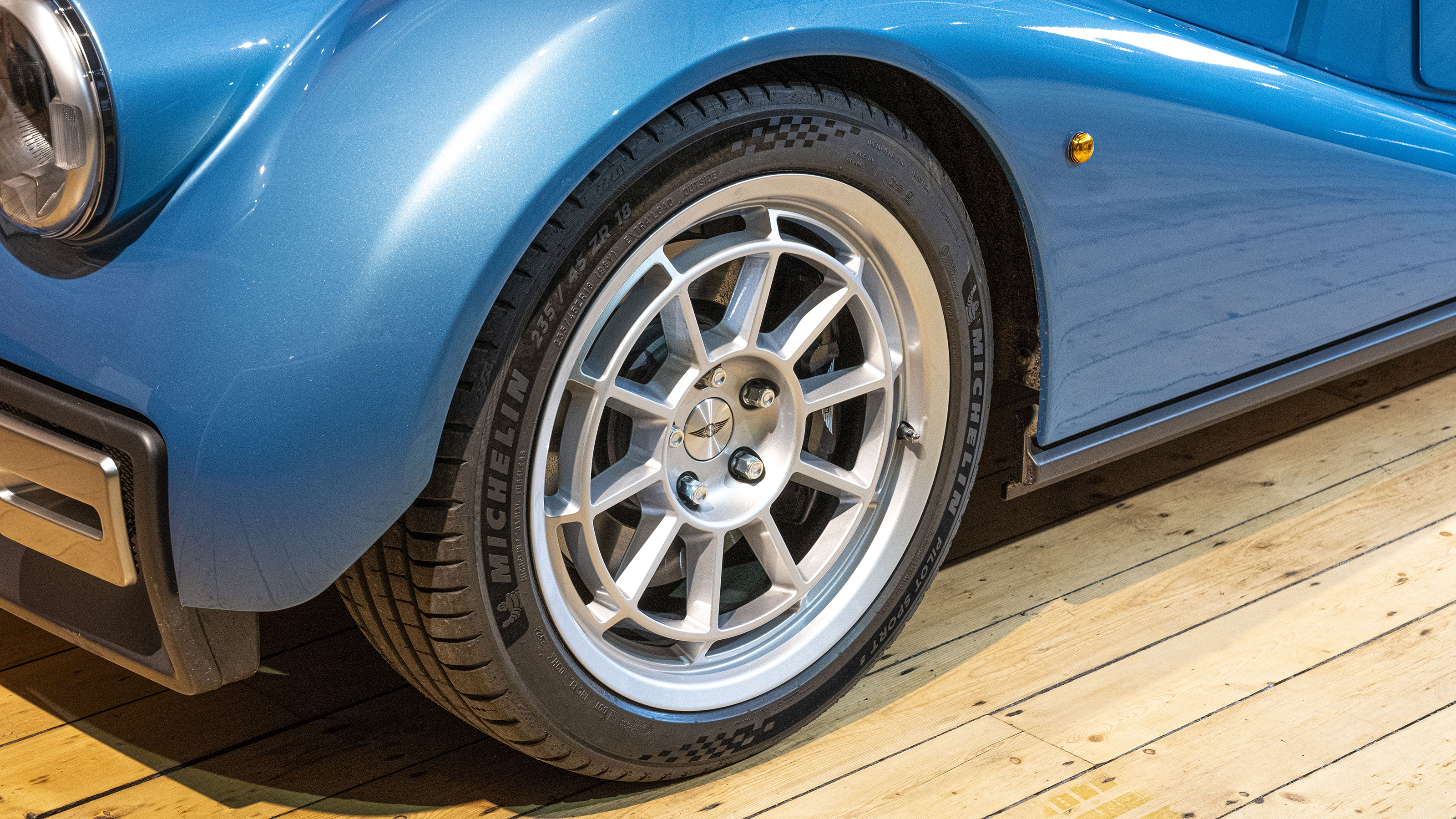 Morgan Supersport soft-top - alloy wheels