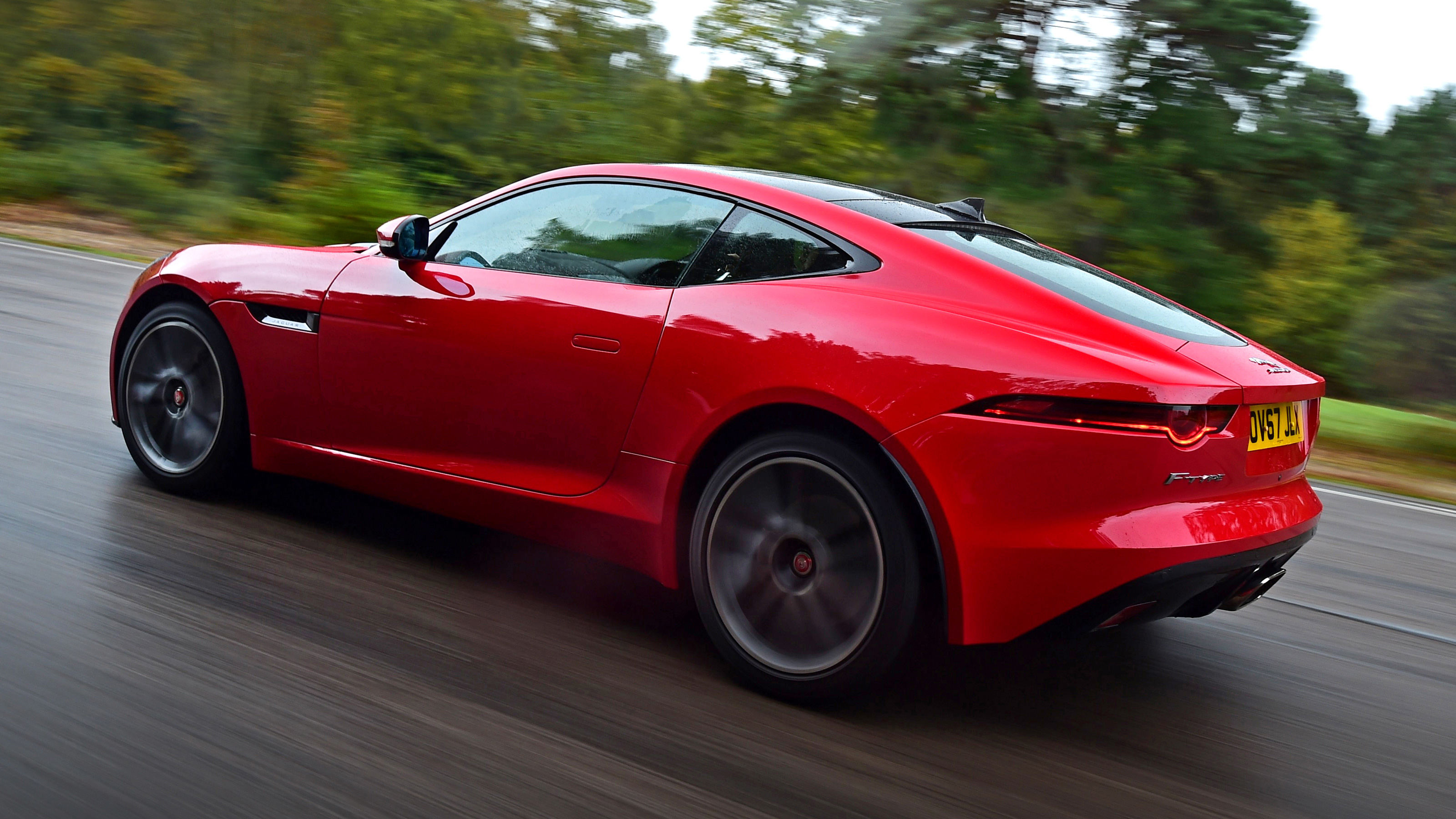 Jaguar F-Type - rear tracking