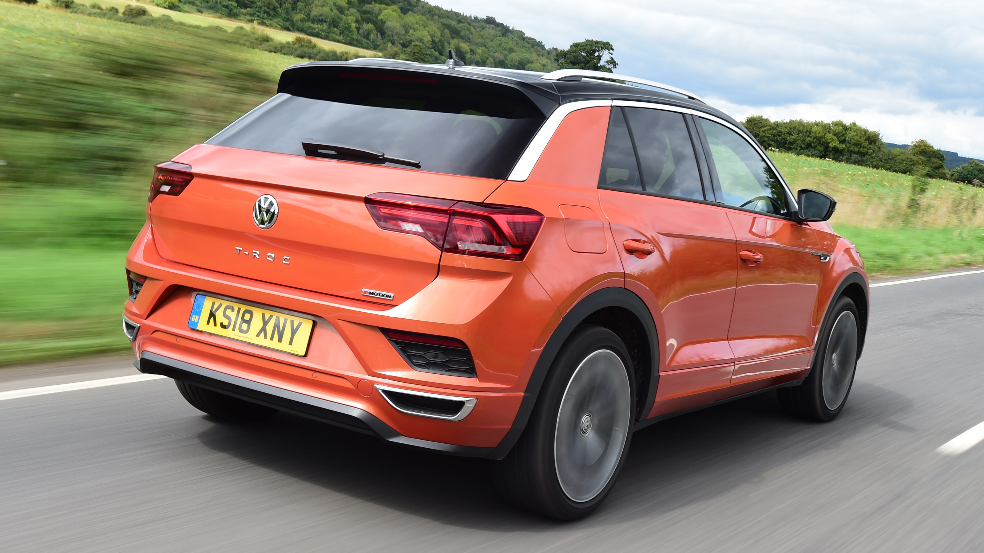 Volkswagen T-Roc - rear tracking