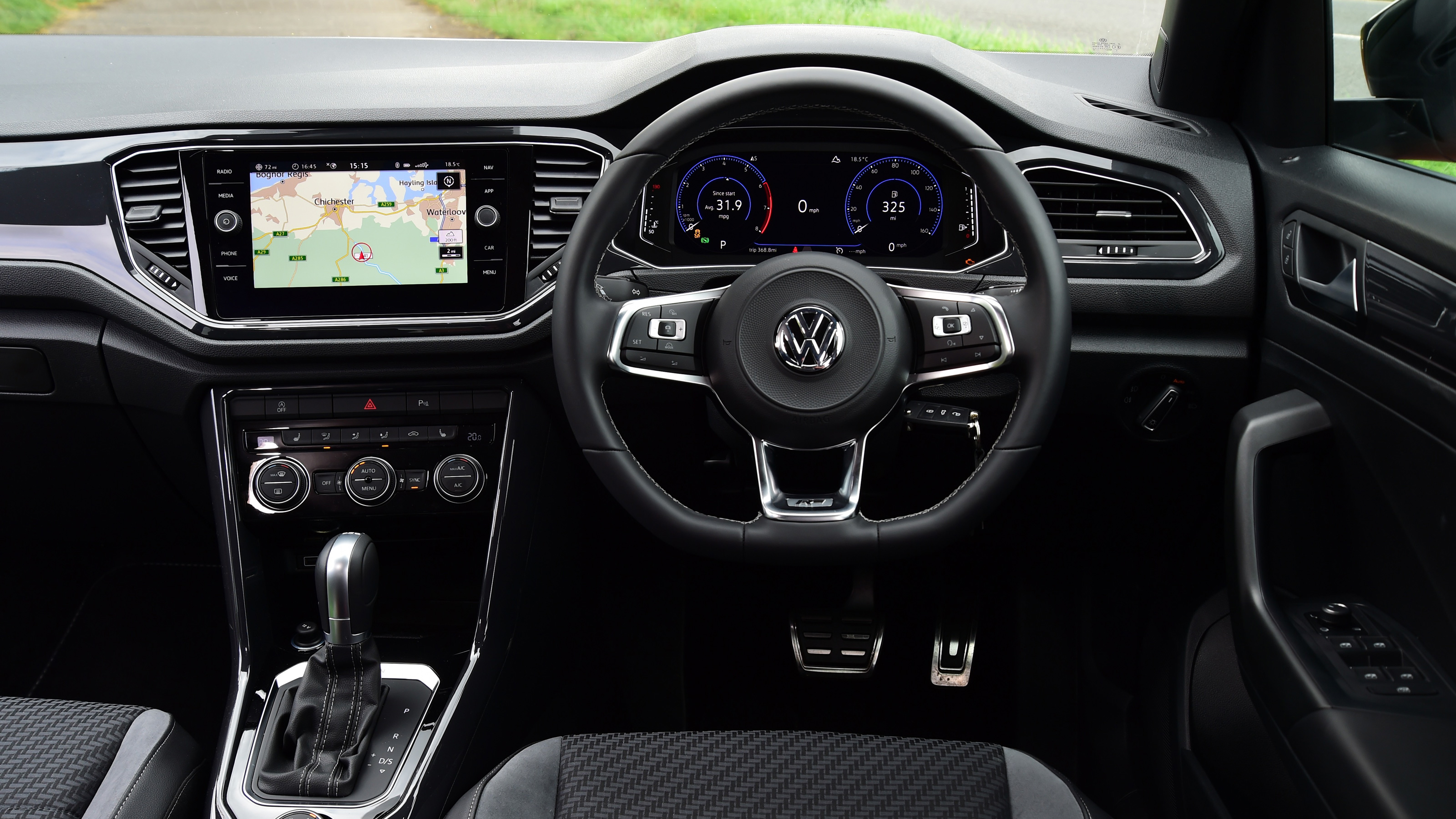 Volkswagen T-Roc - interior