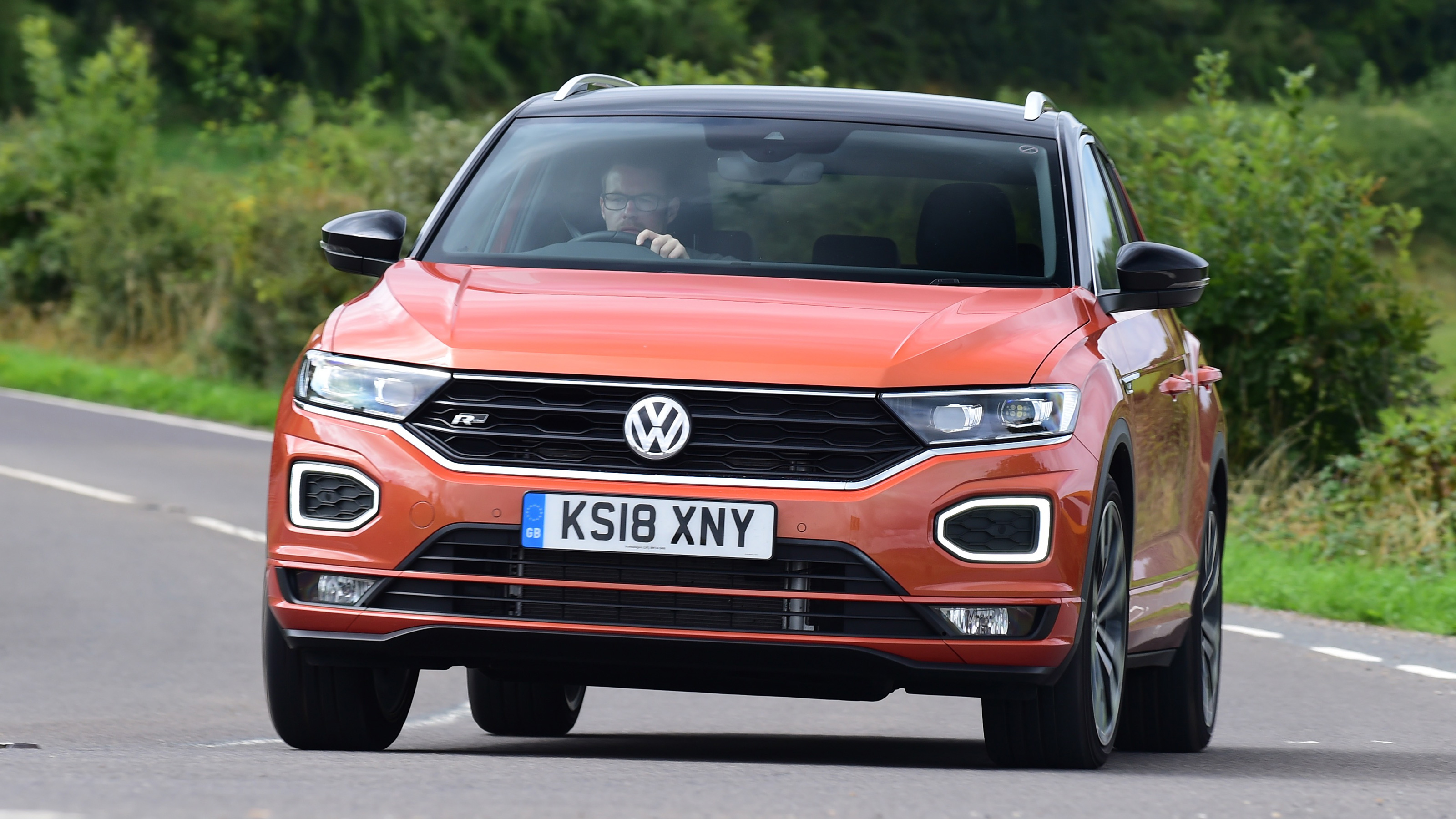 Volkswagen T-Roc - front cornering
