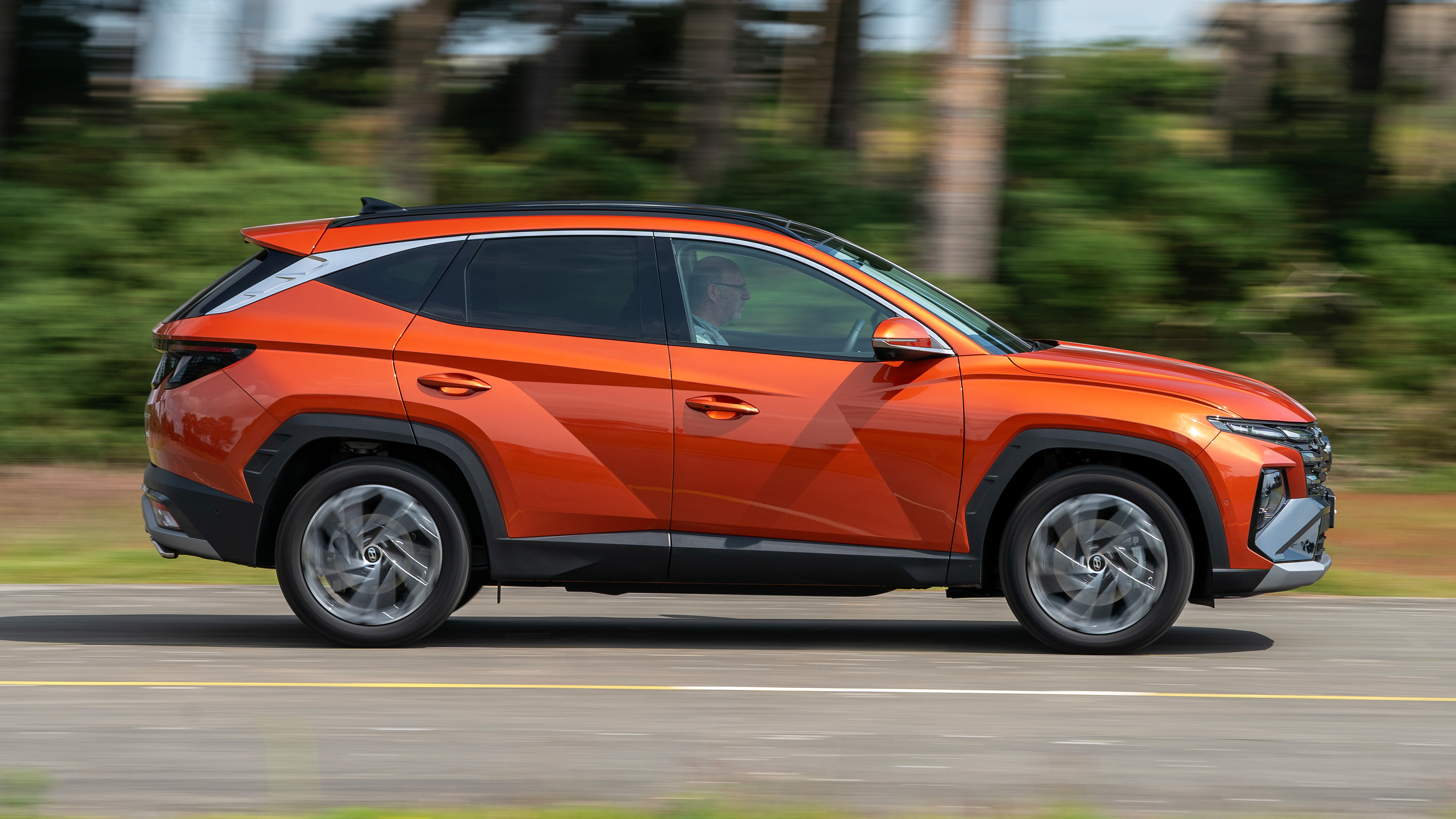 Hyundai Tucson - side tracking