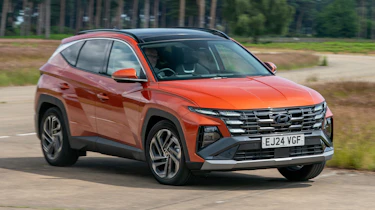 Hyundai Tucson - front cornering
