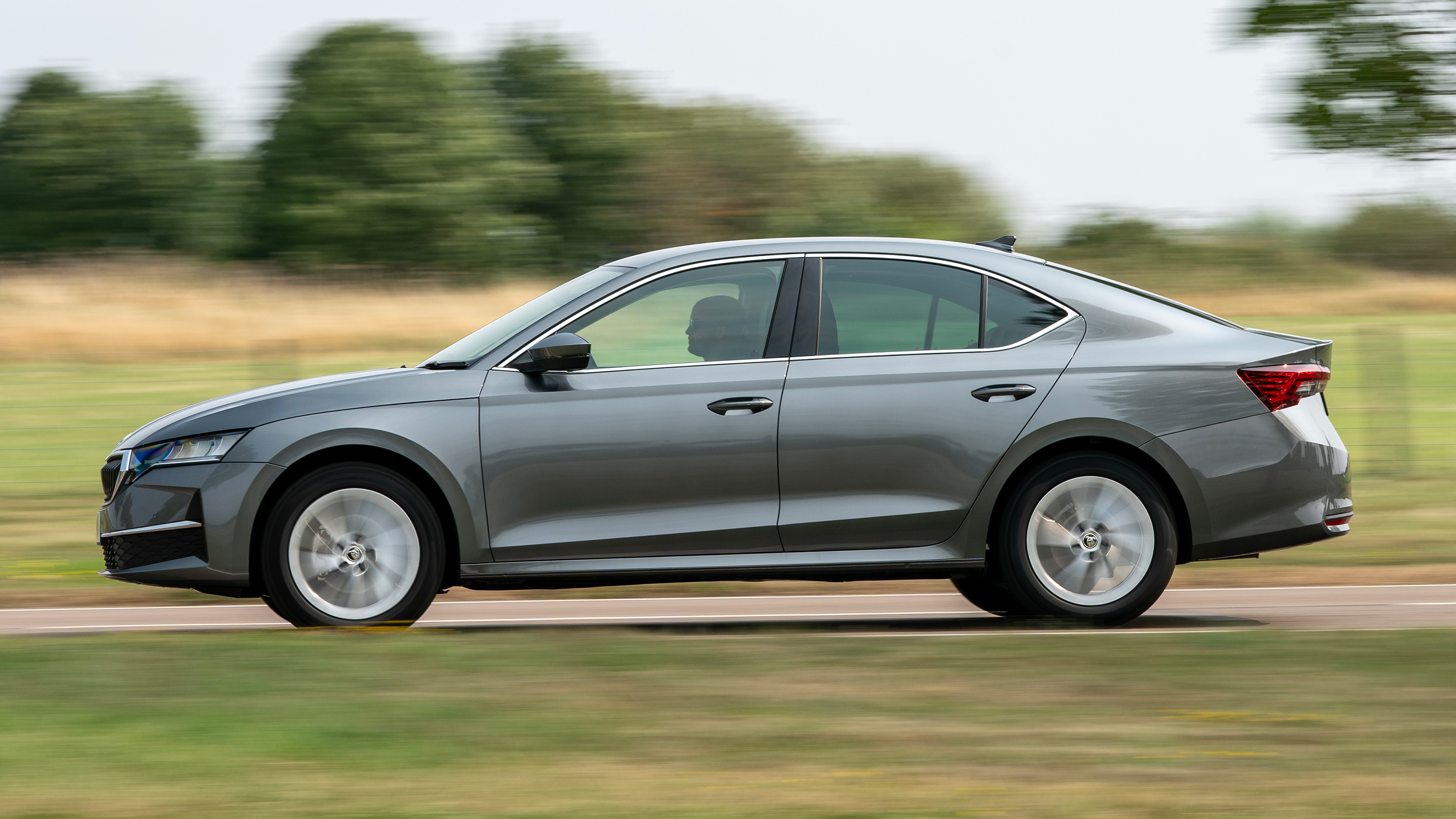 Skoda Octavia - side tracking