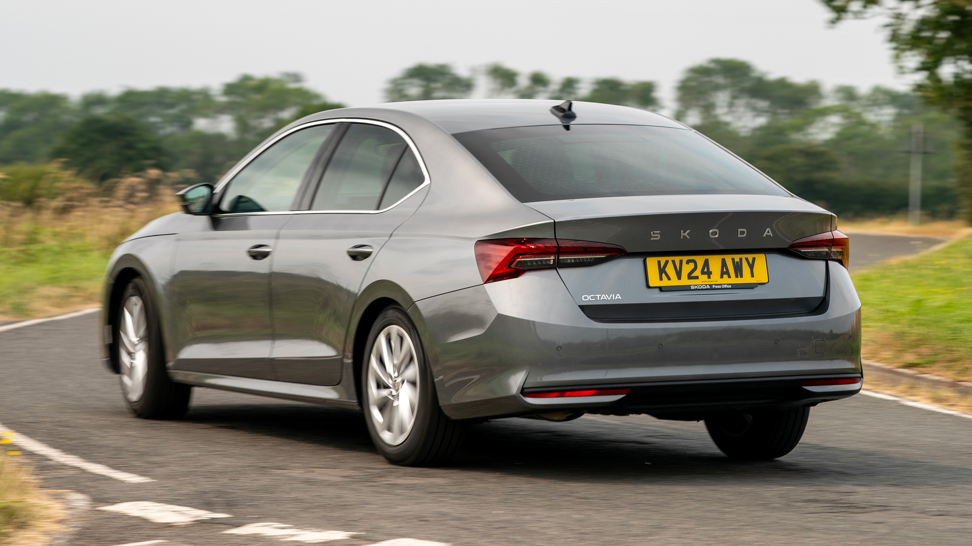 Skoda Octavia - rear cornering