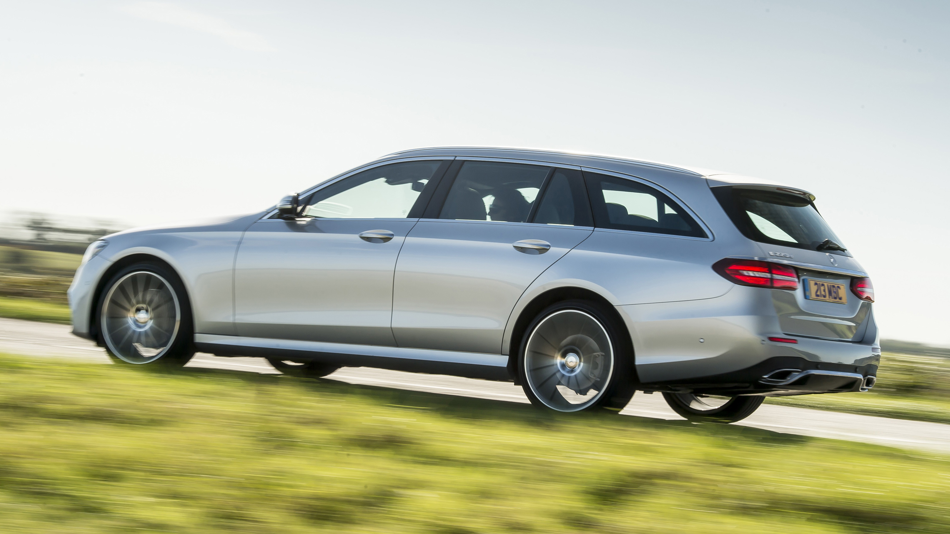 Mercedes E-Class Estate - rear tracking